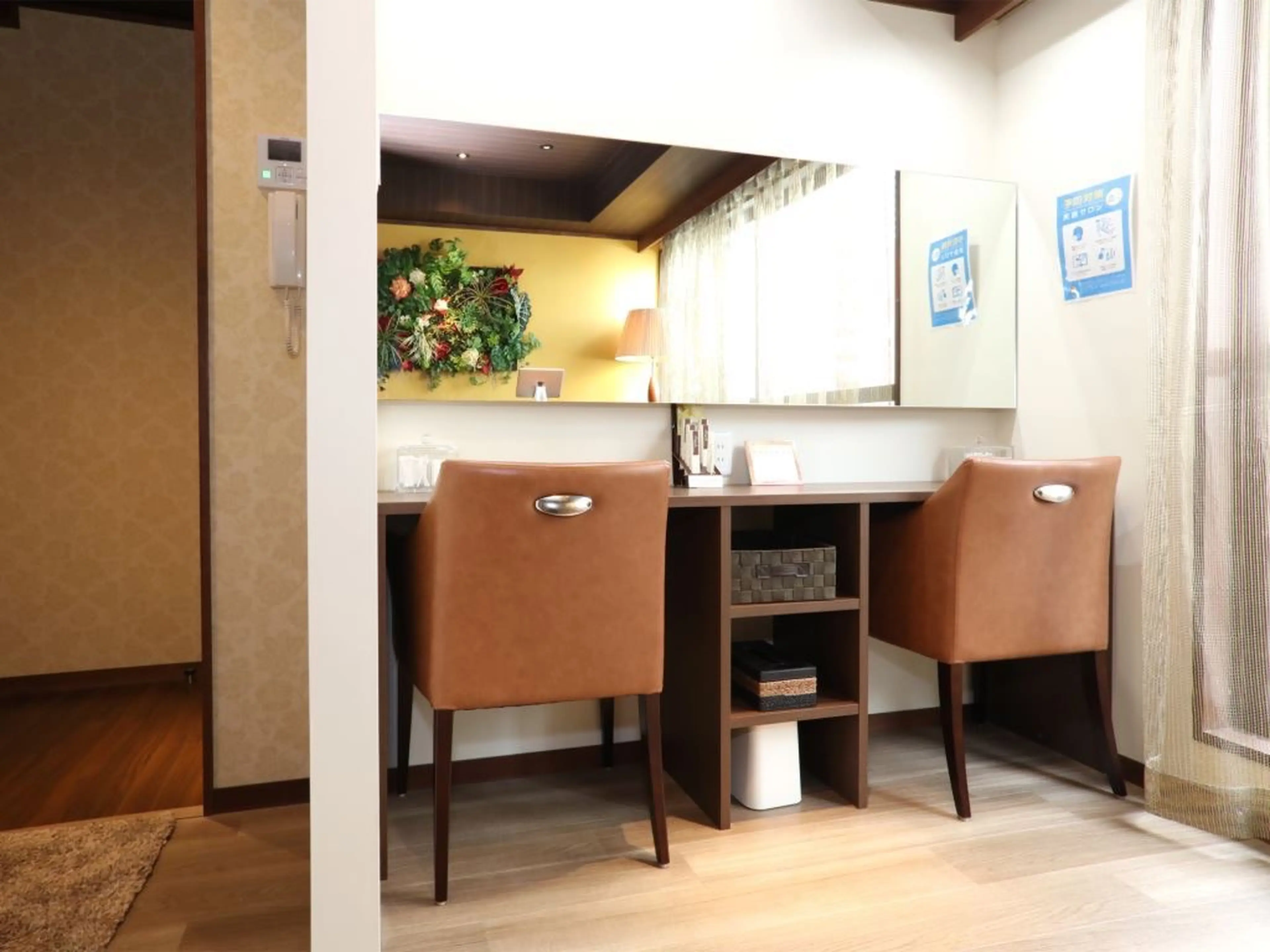 MOUTON EYE アイブロウ眉毛・まつげパーマ専門店の内観・外観3