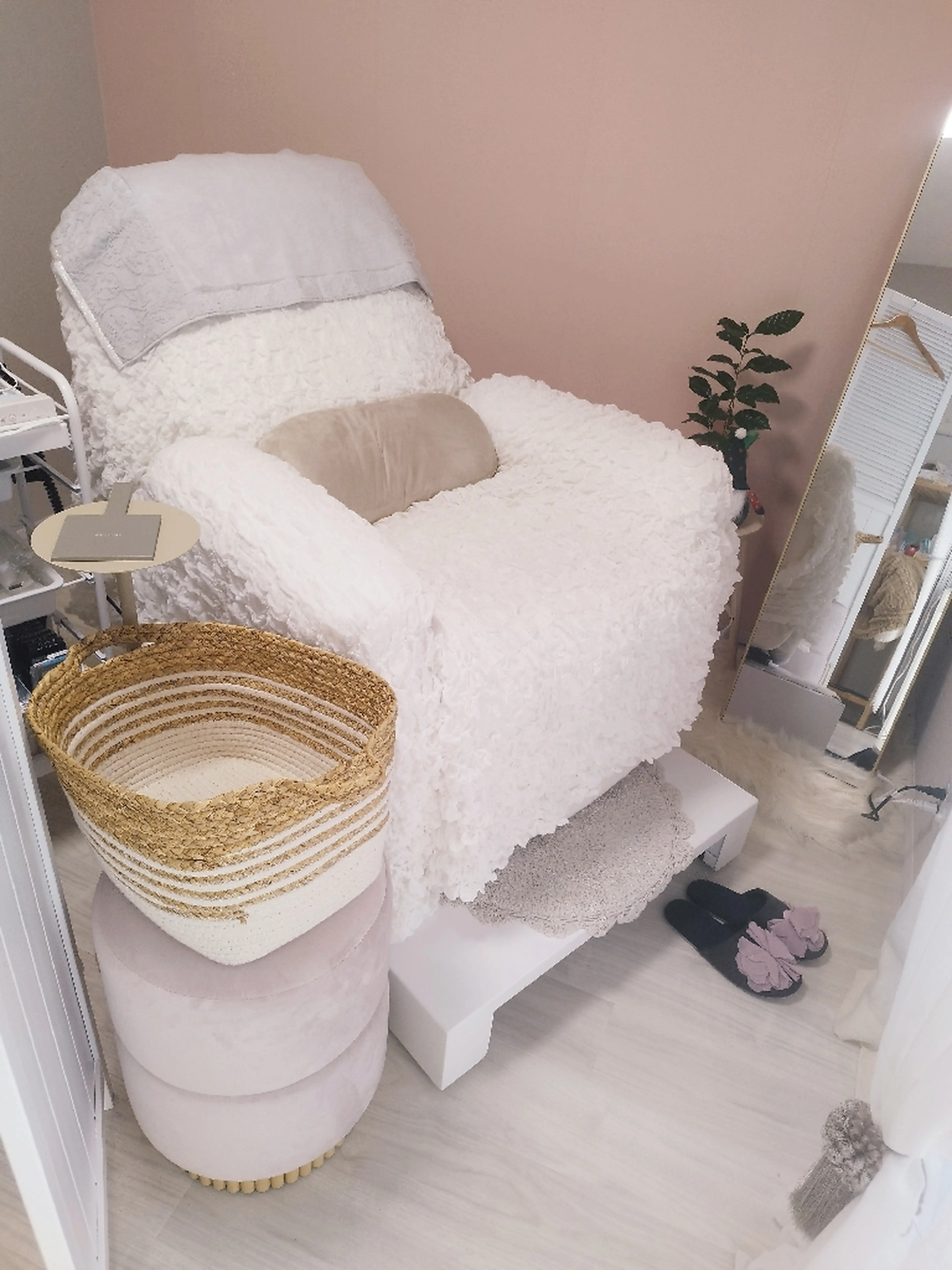 まつ毛と眉毛の専門店　jewelの内観・外観1