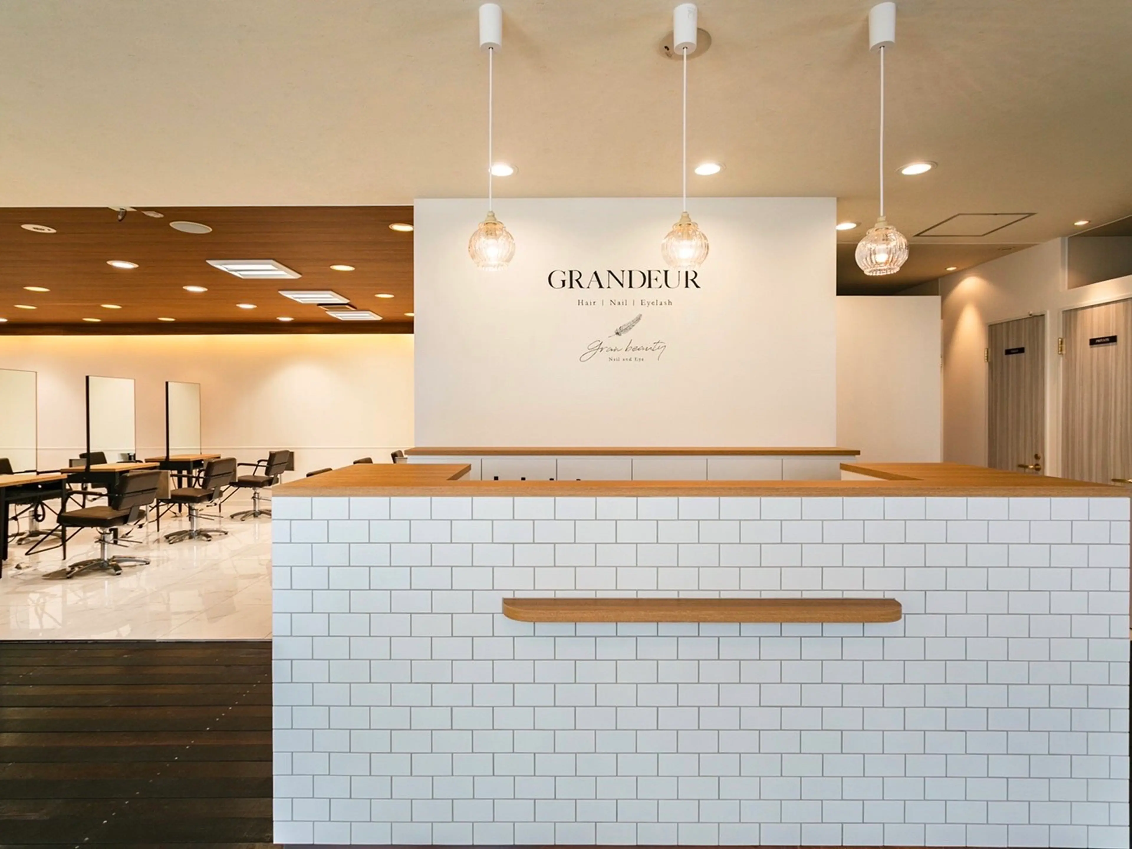 グランデュール藤枝店の内観・外観2