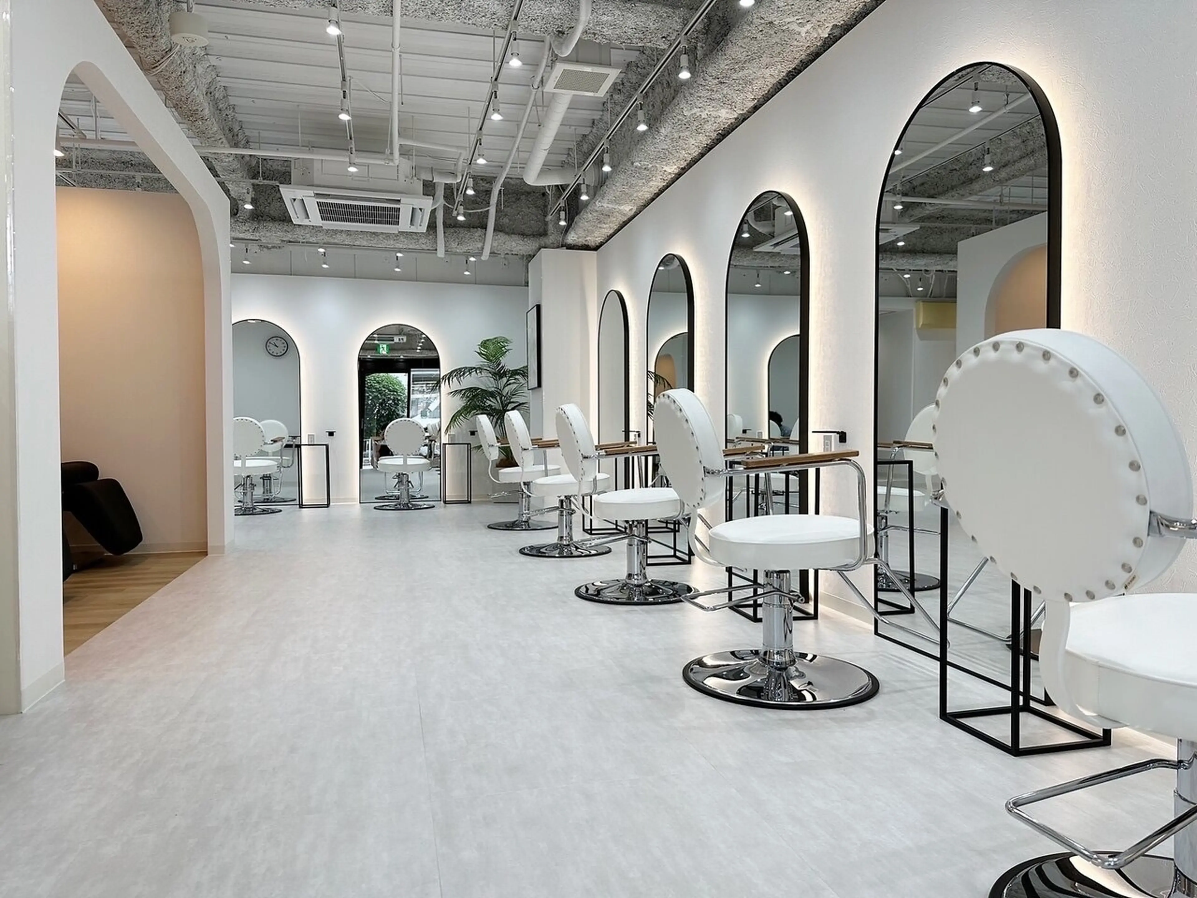 Zina  博多筑紫口 髪質改善＆トリートメントの内観・外観1