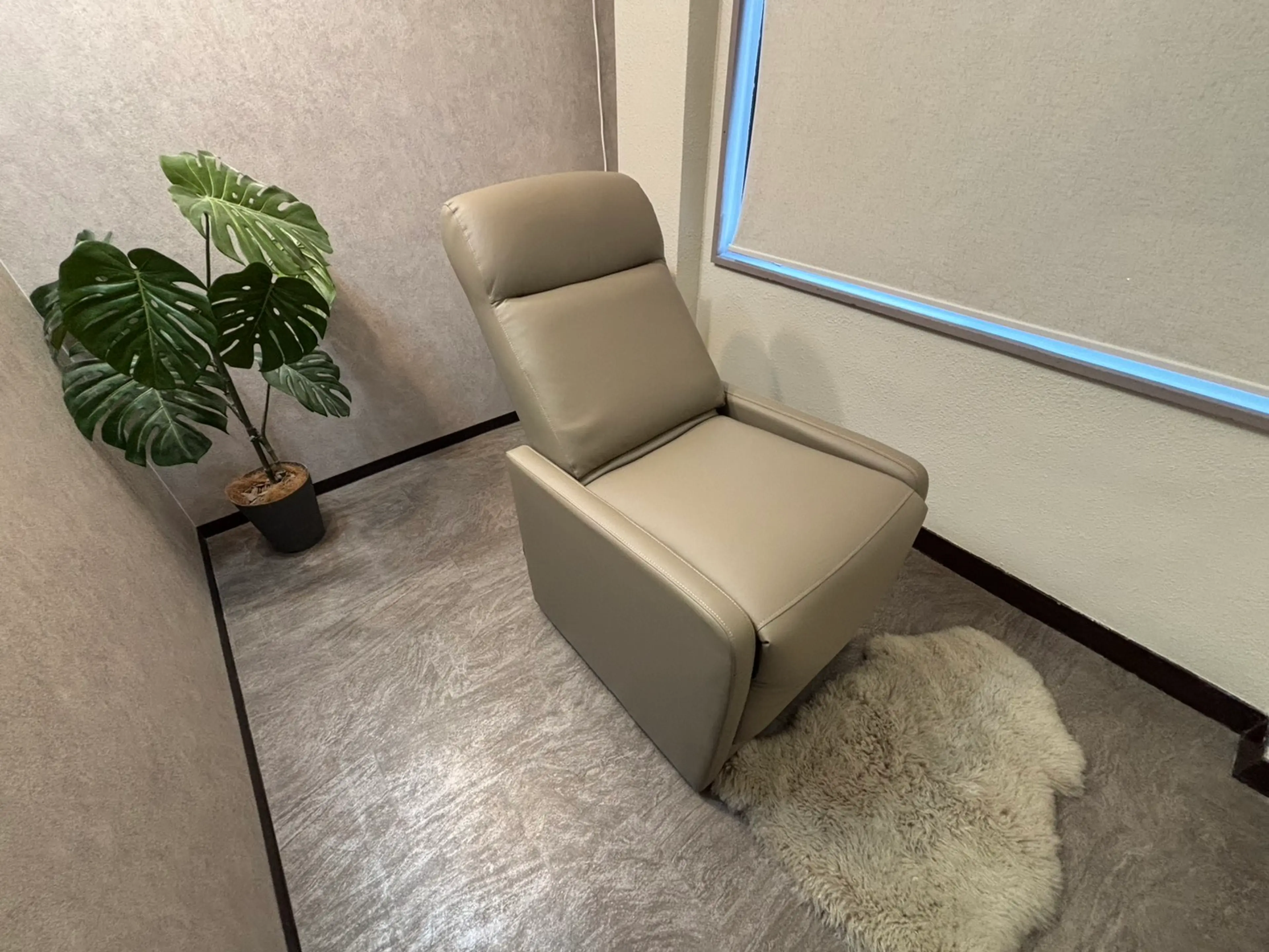 nailsalon charmantの内観・外観2