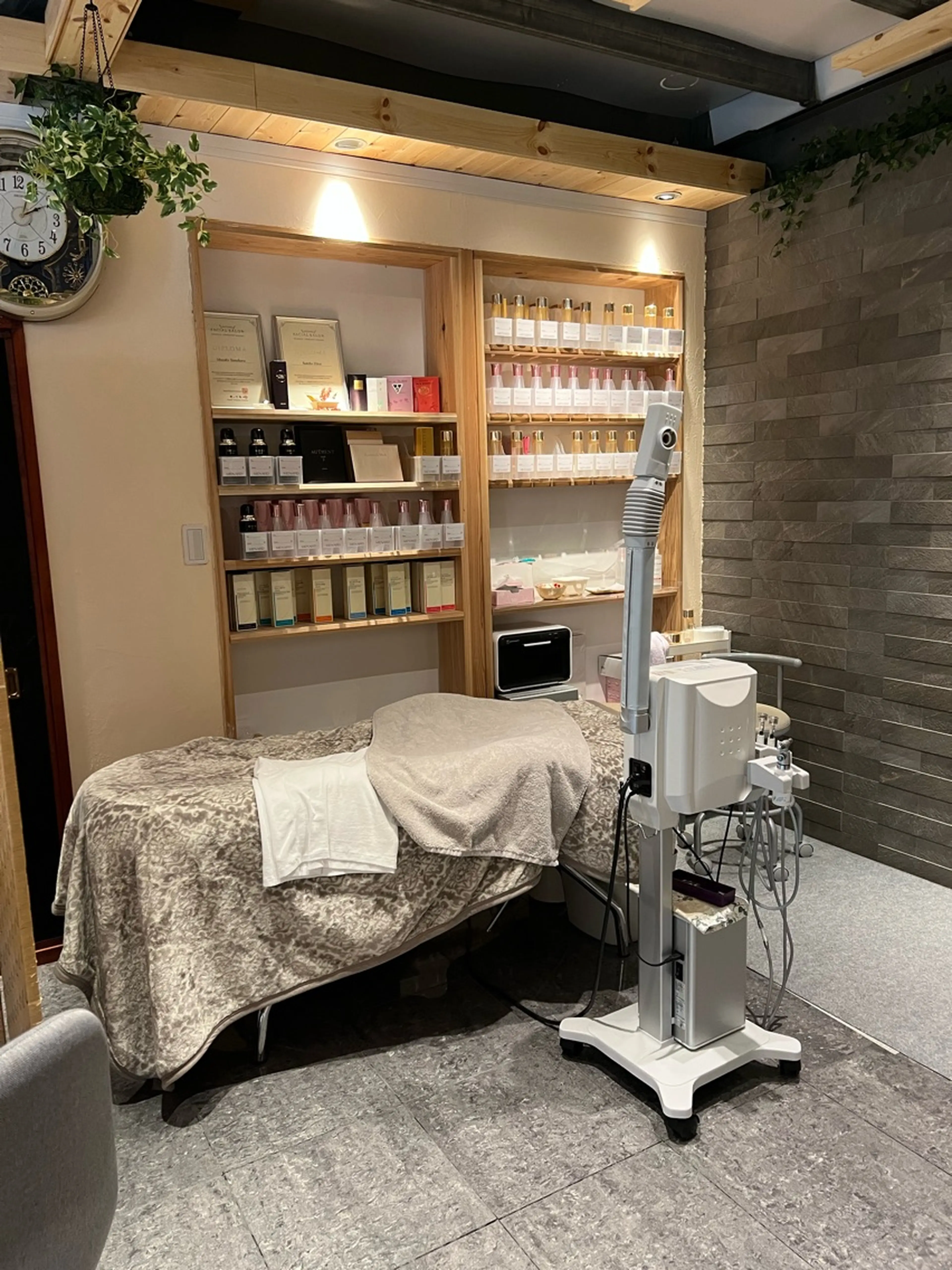 メナードフェイシャルサロン富田丘の内観・外観2