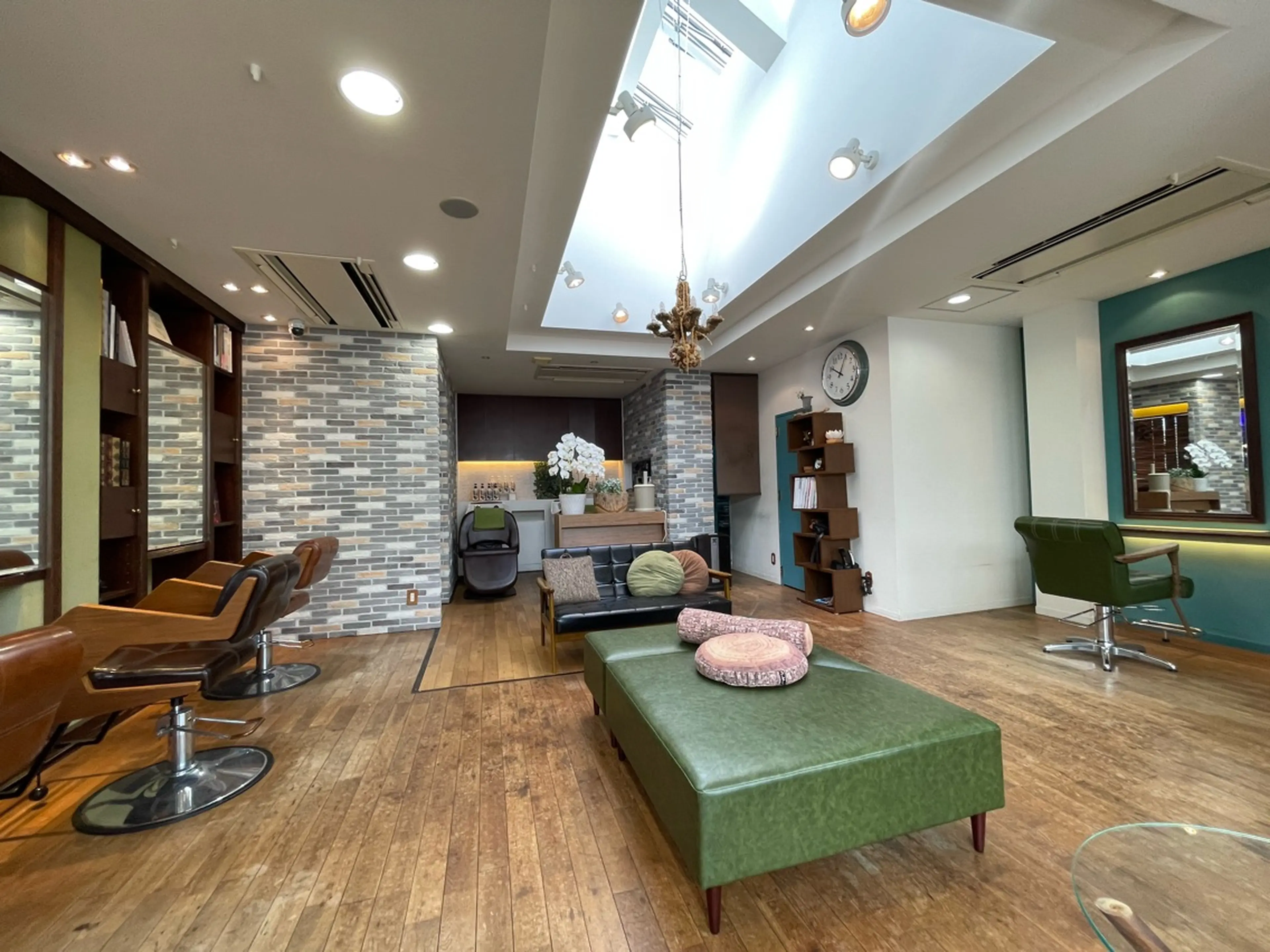 Lotus HairDesignの内観・外観1