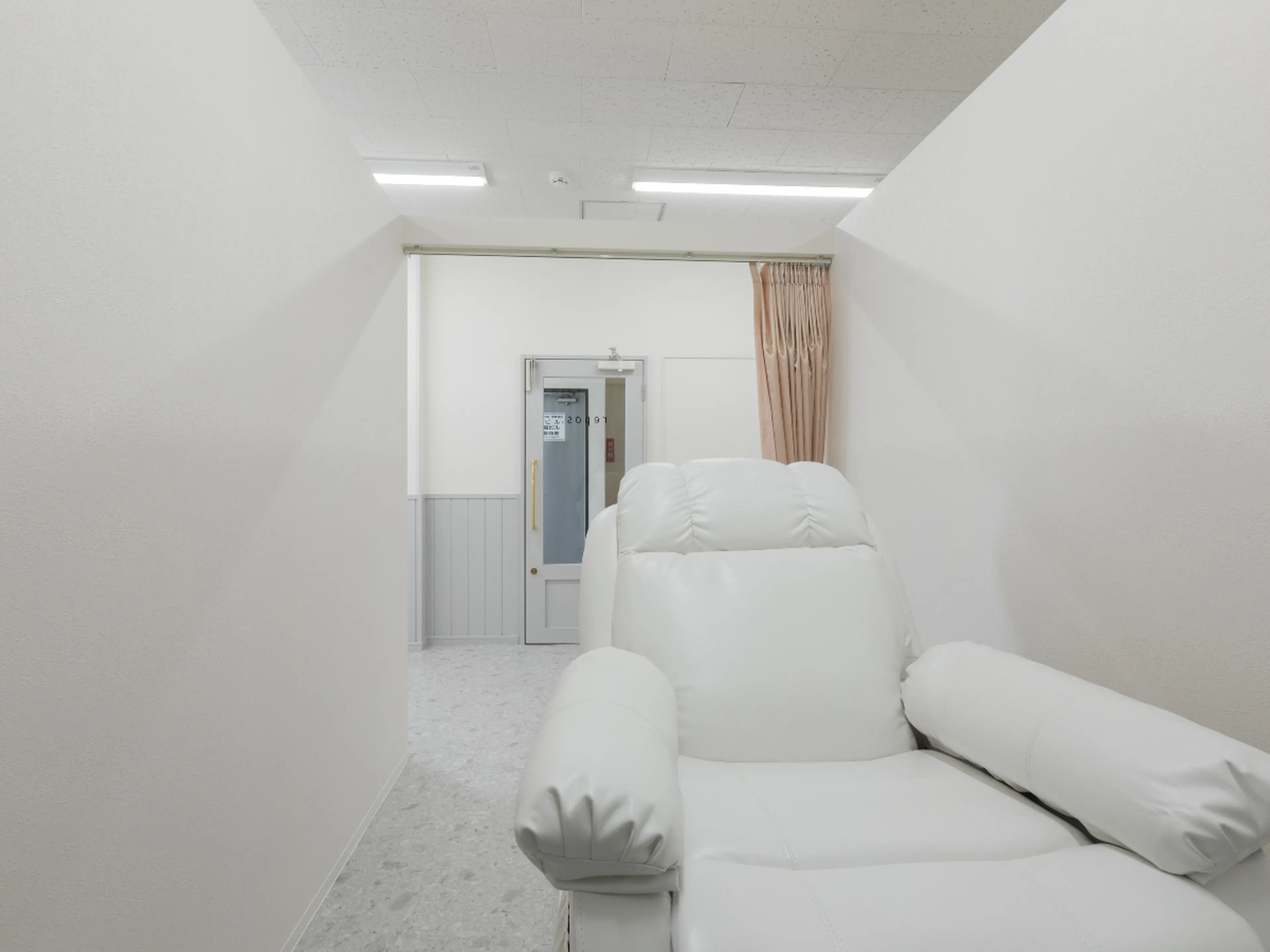 アイラッシュ　まつ毛パーマアイブロウ専門店　repos. 四日市の内観・外観3