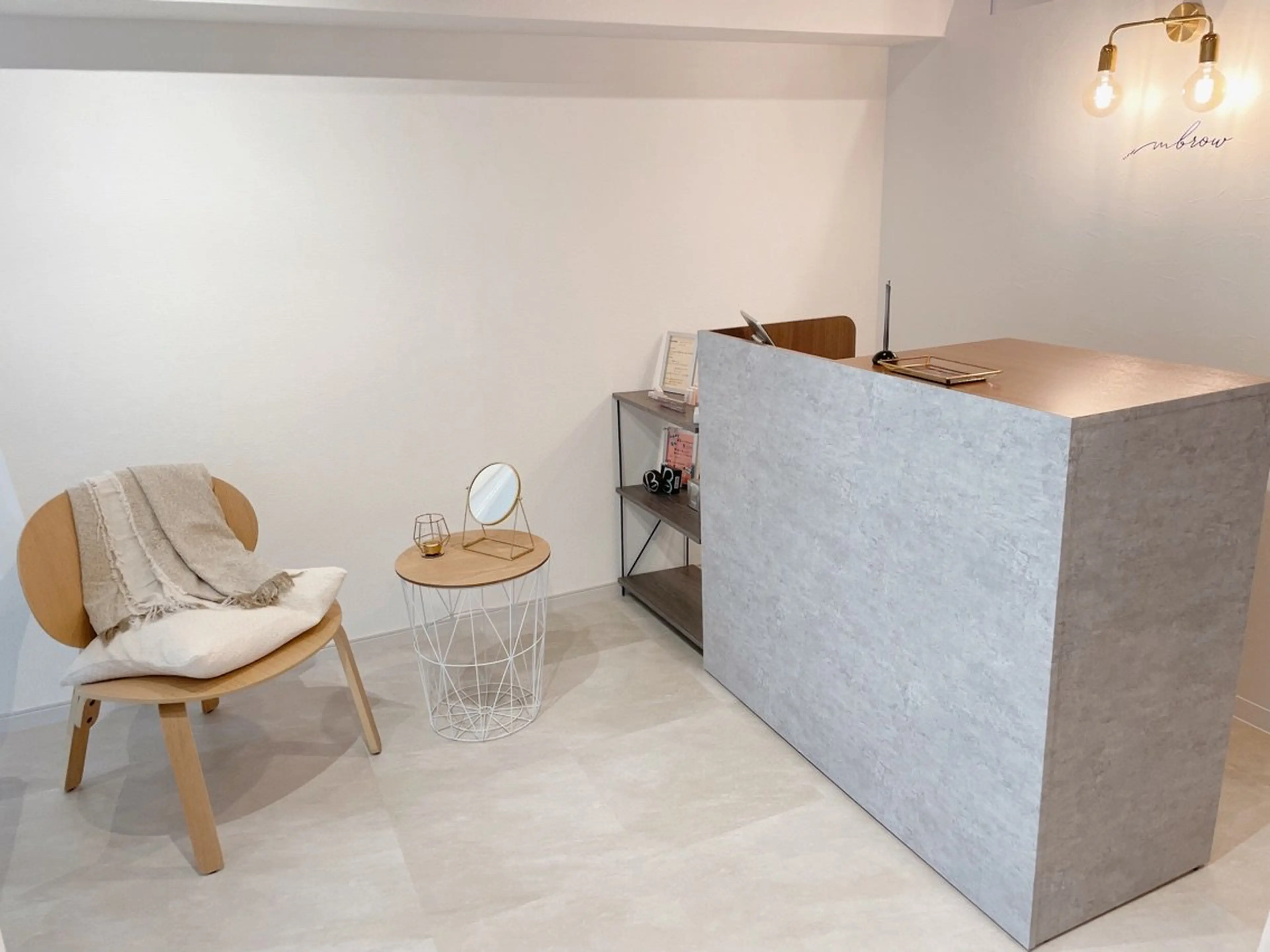 眉毛専門サロンMbrowの内観・外観2