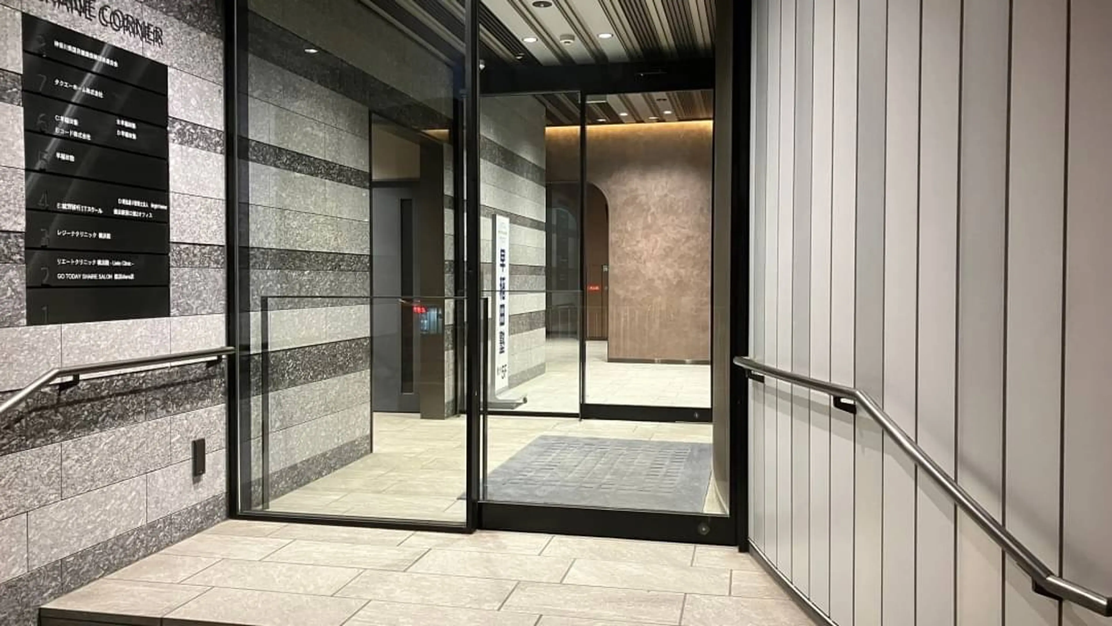 GO TODAY横浜Mare店の内観・外観3