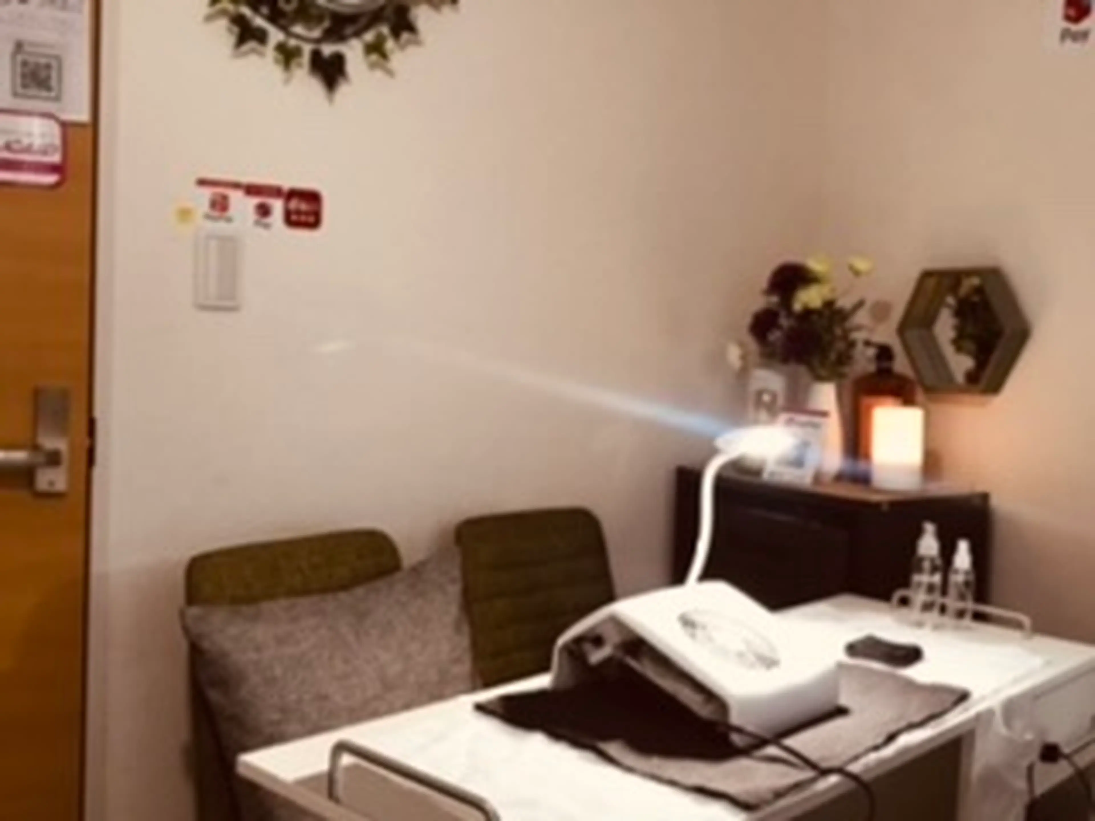 625nailロクニーゴネイルの内観・外観2