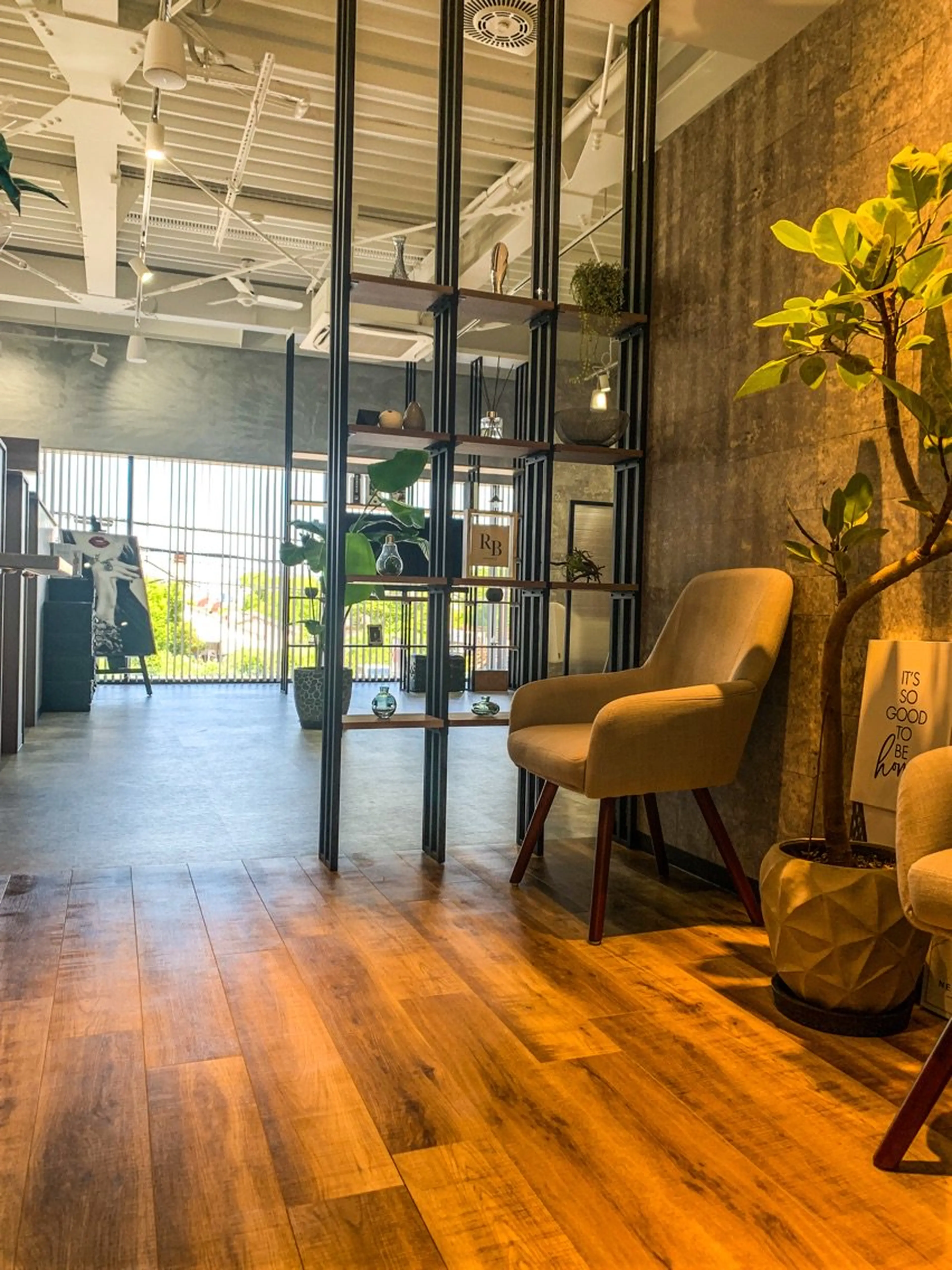 Roid  Brothersの内観・外観3