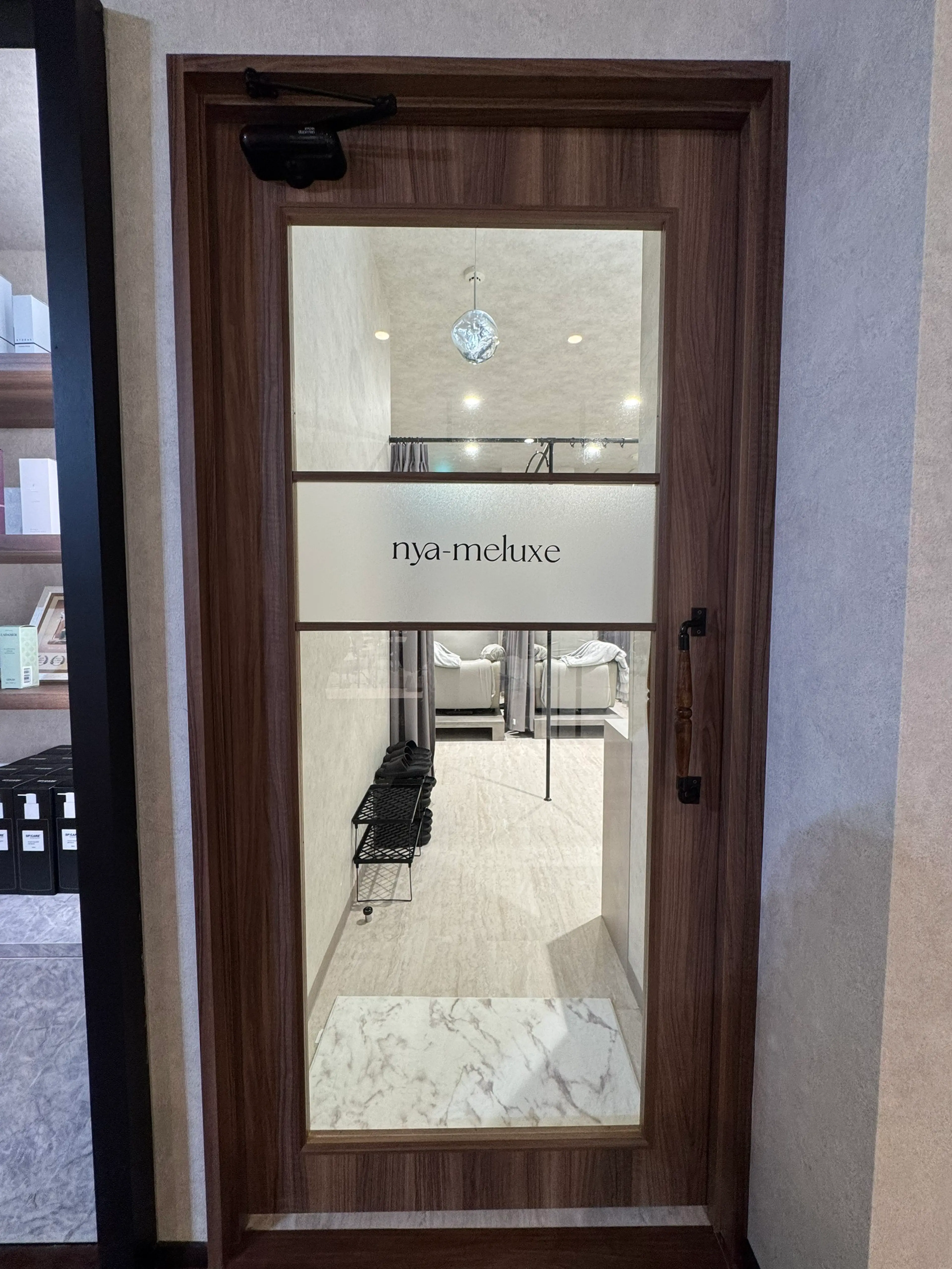 nya-meluxe+eyesalon 茅ヶ崎店の内観・外観2