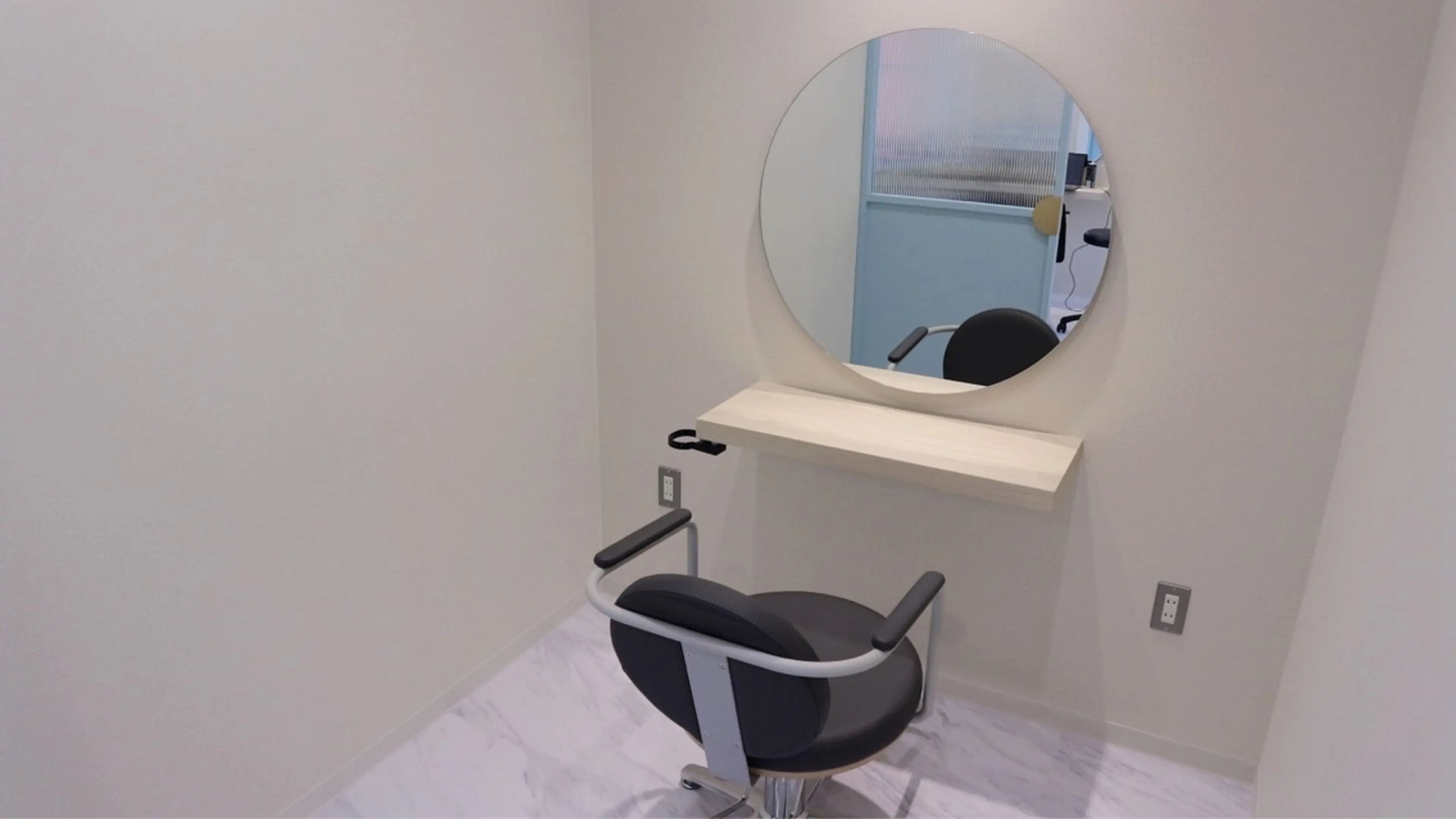 tocca hair&treatment 所沢の内観・外観1