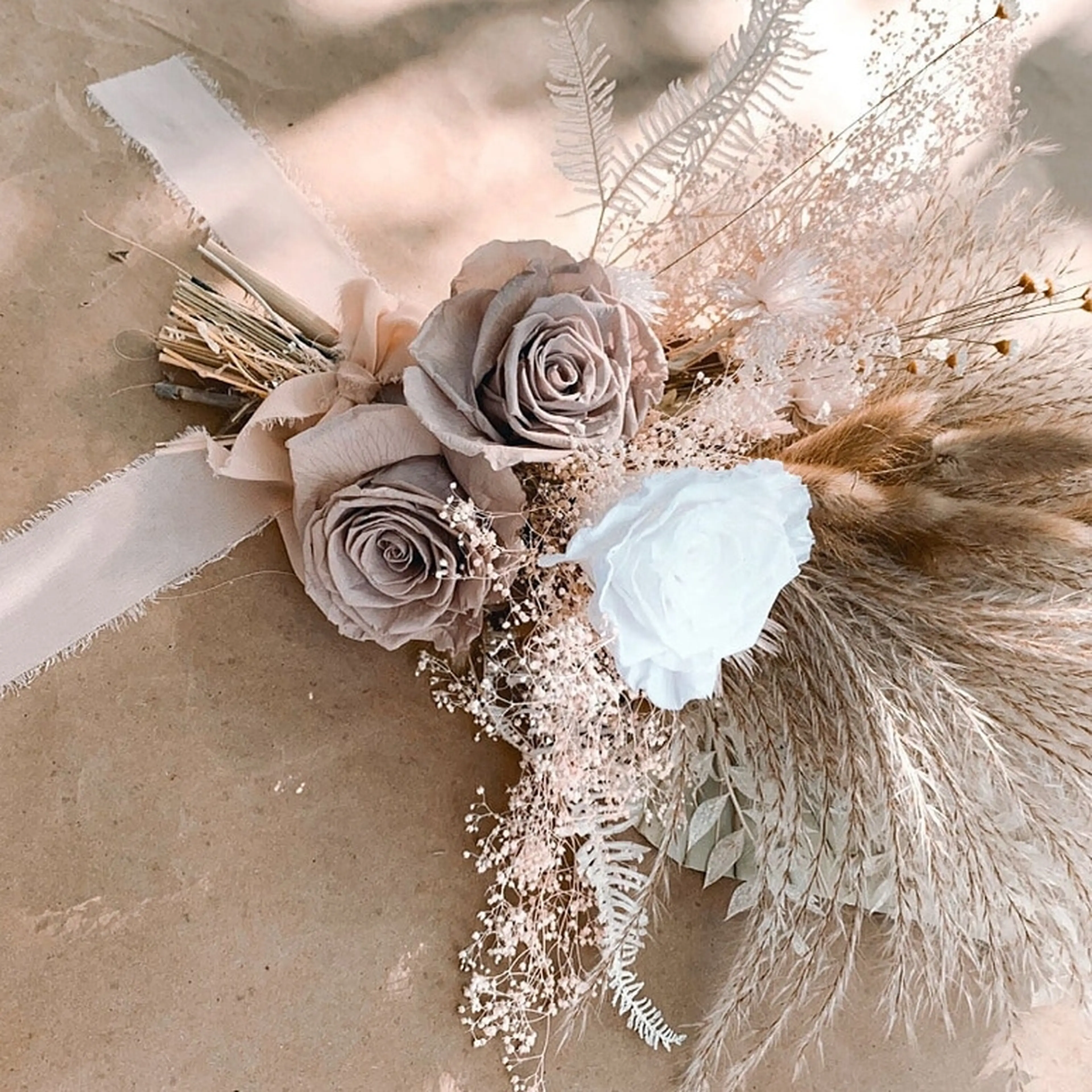 TASHnailの内観・外観1