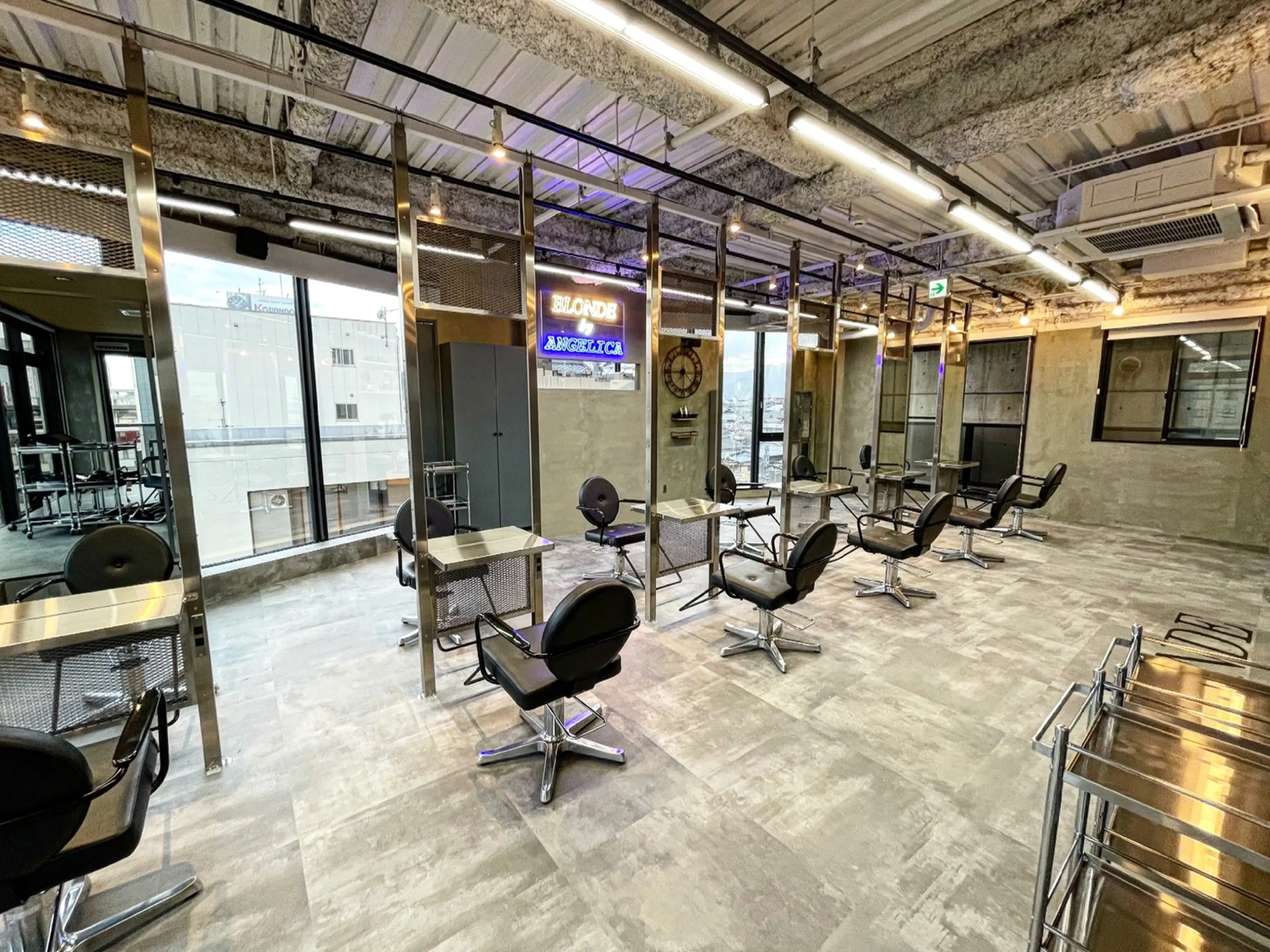 ANGELICA 大和八木店の内観・外観1