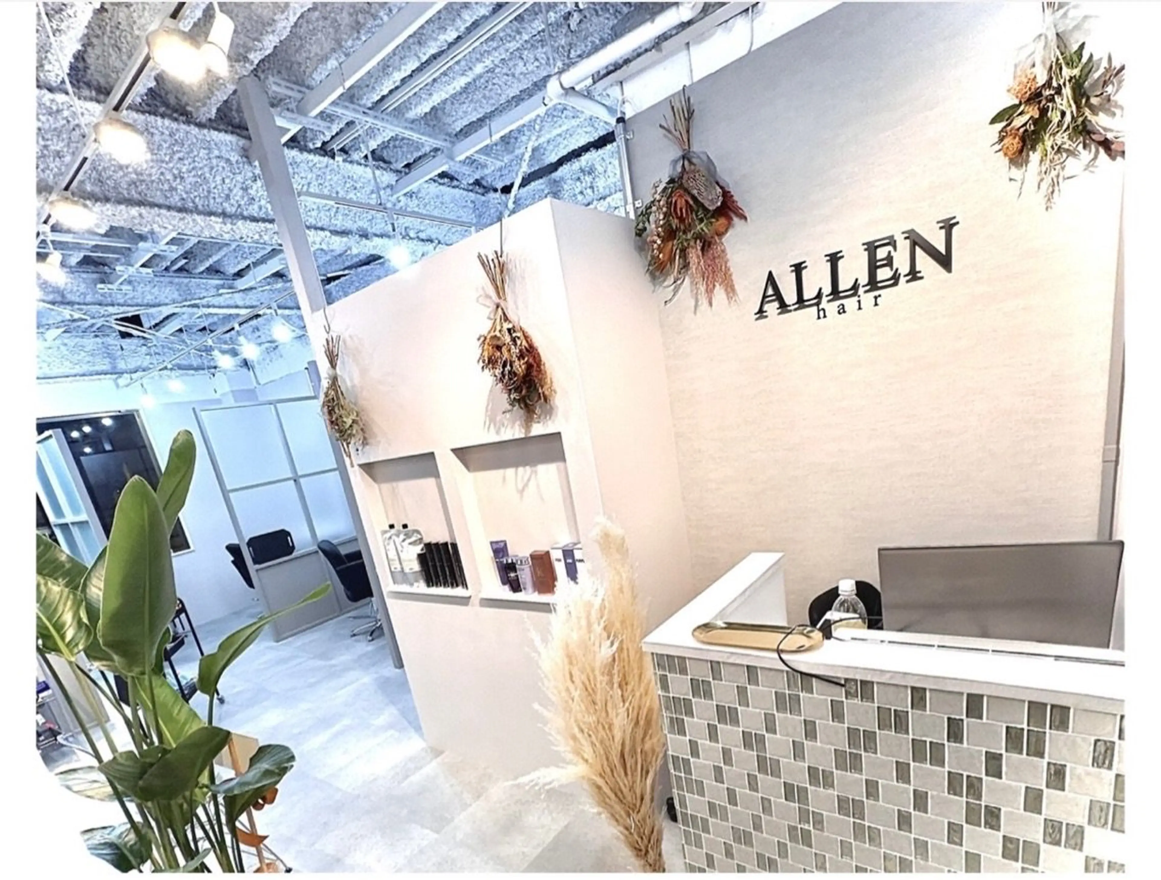 ALLENhair                  梅田店の内観・外観1