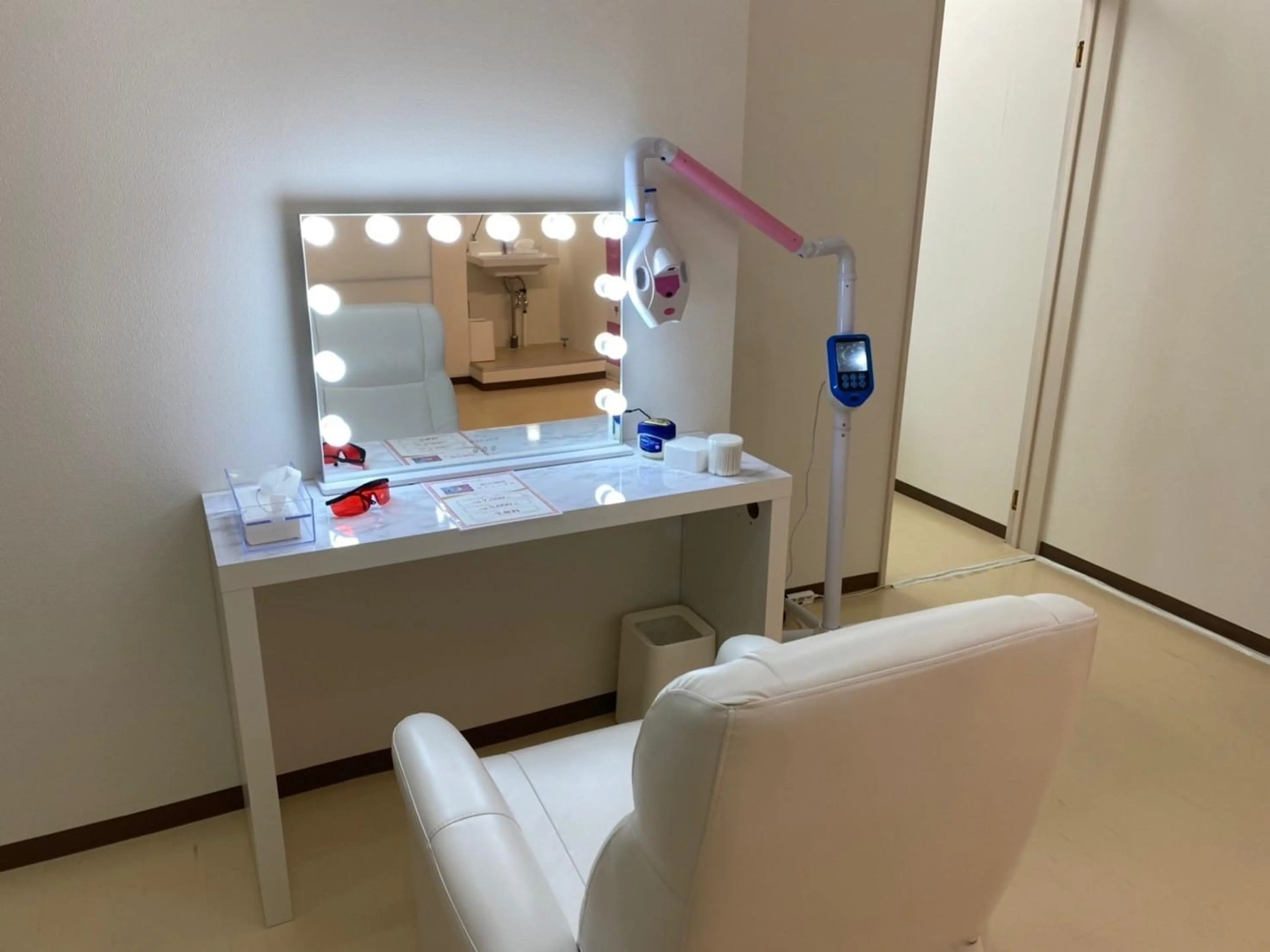 エクシアホワイトニング 札幌大通店の内観・外観1