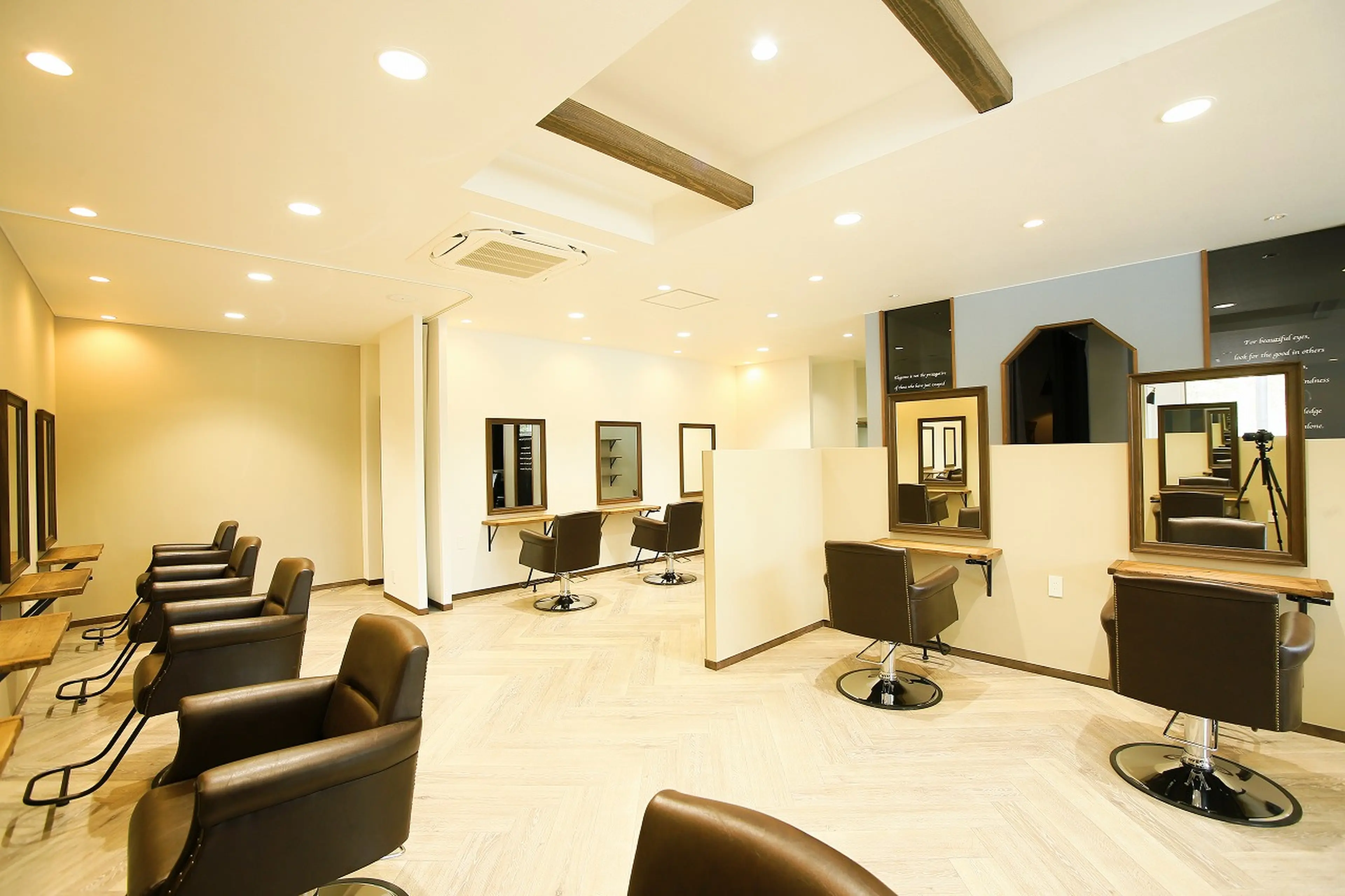 Baguz HAIR DESIGNの内観・外観2