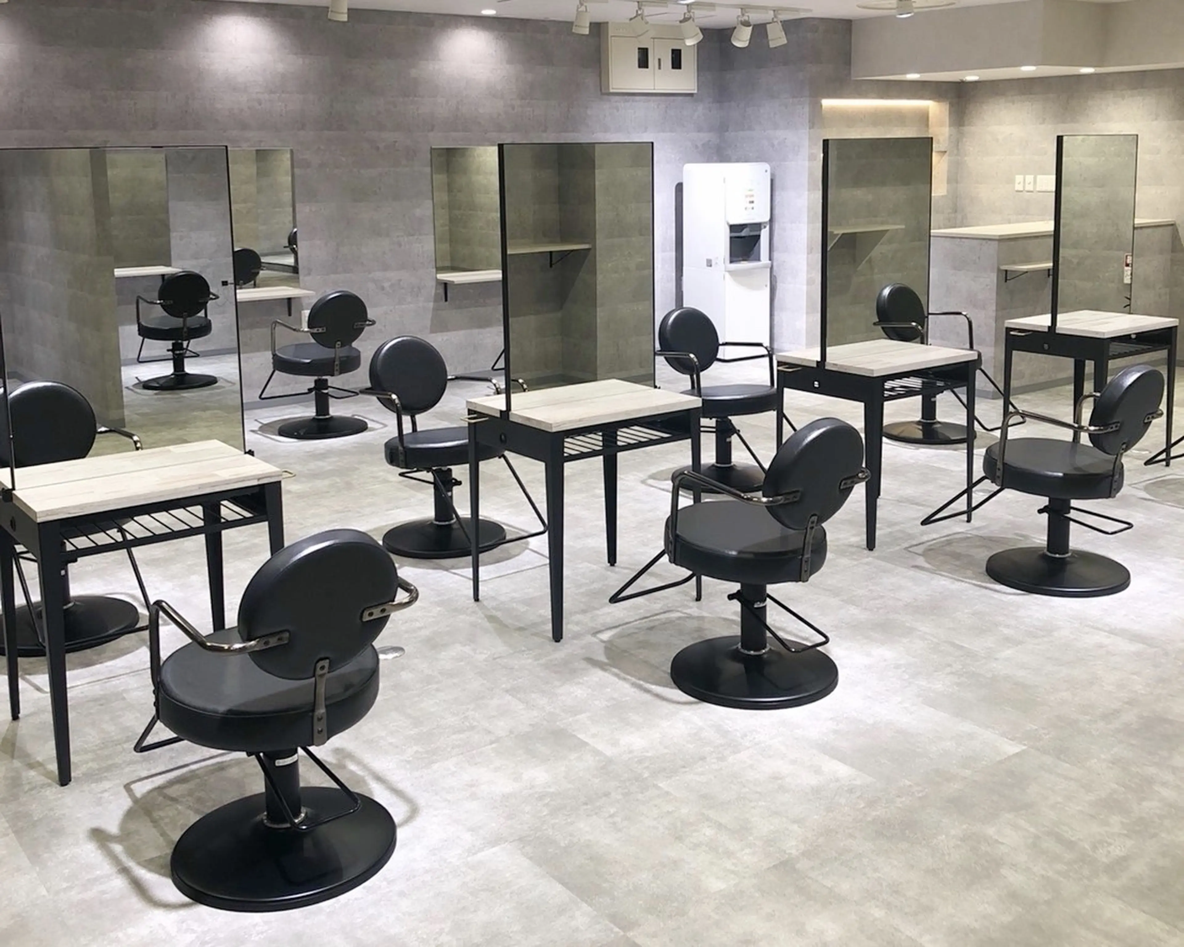 _WHITE 天王寺阿倍野店の内観・外観1