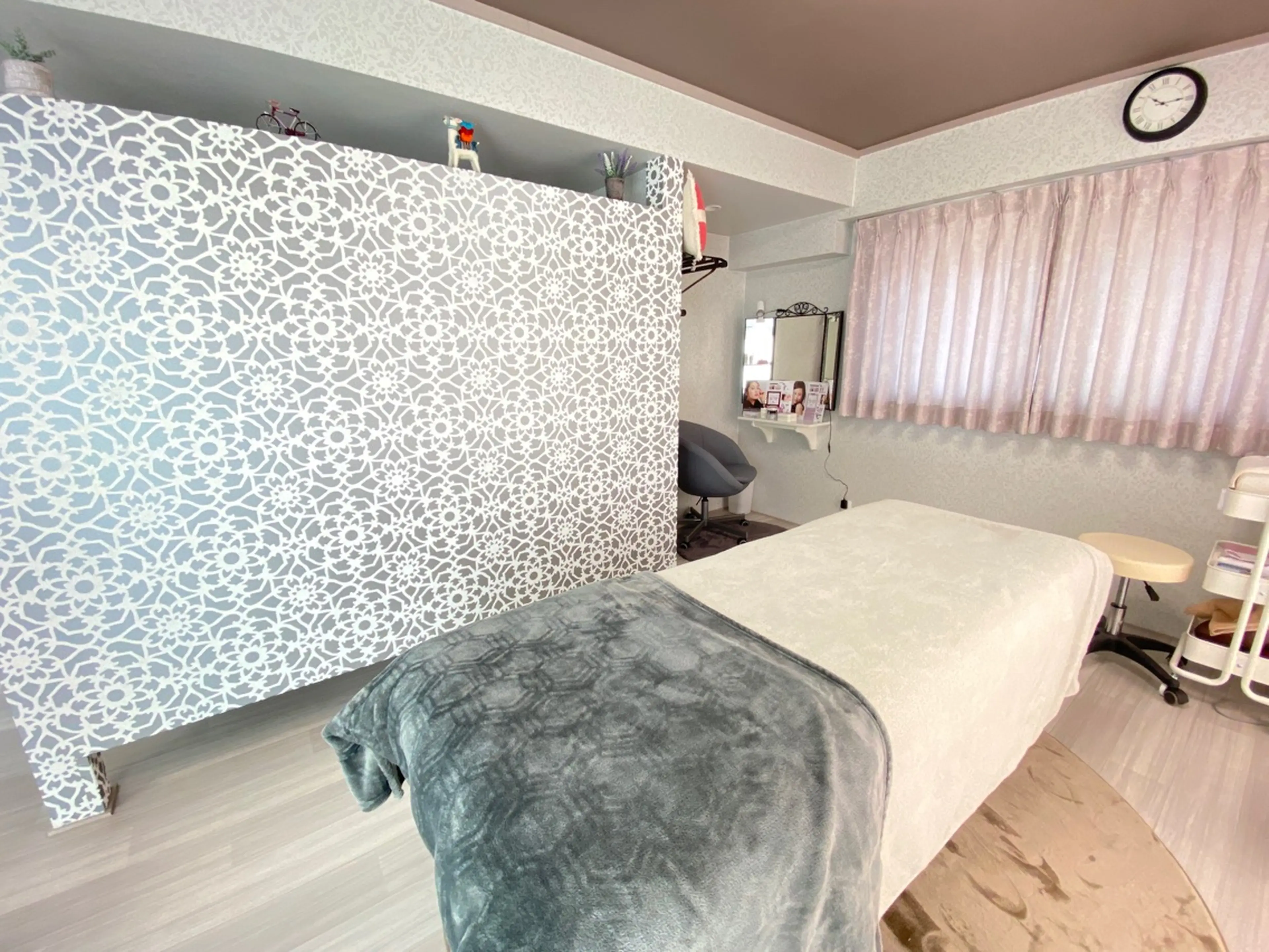 プラズマニードルサロン　CHILLの内観・外観1