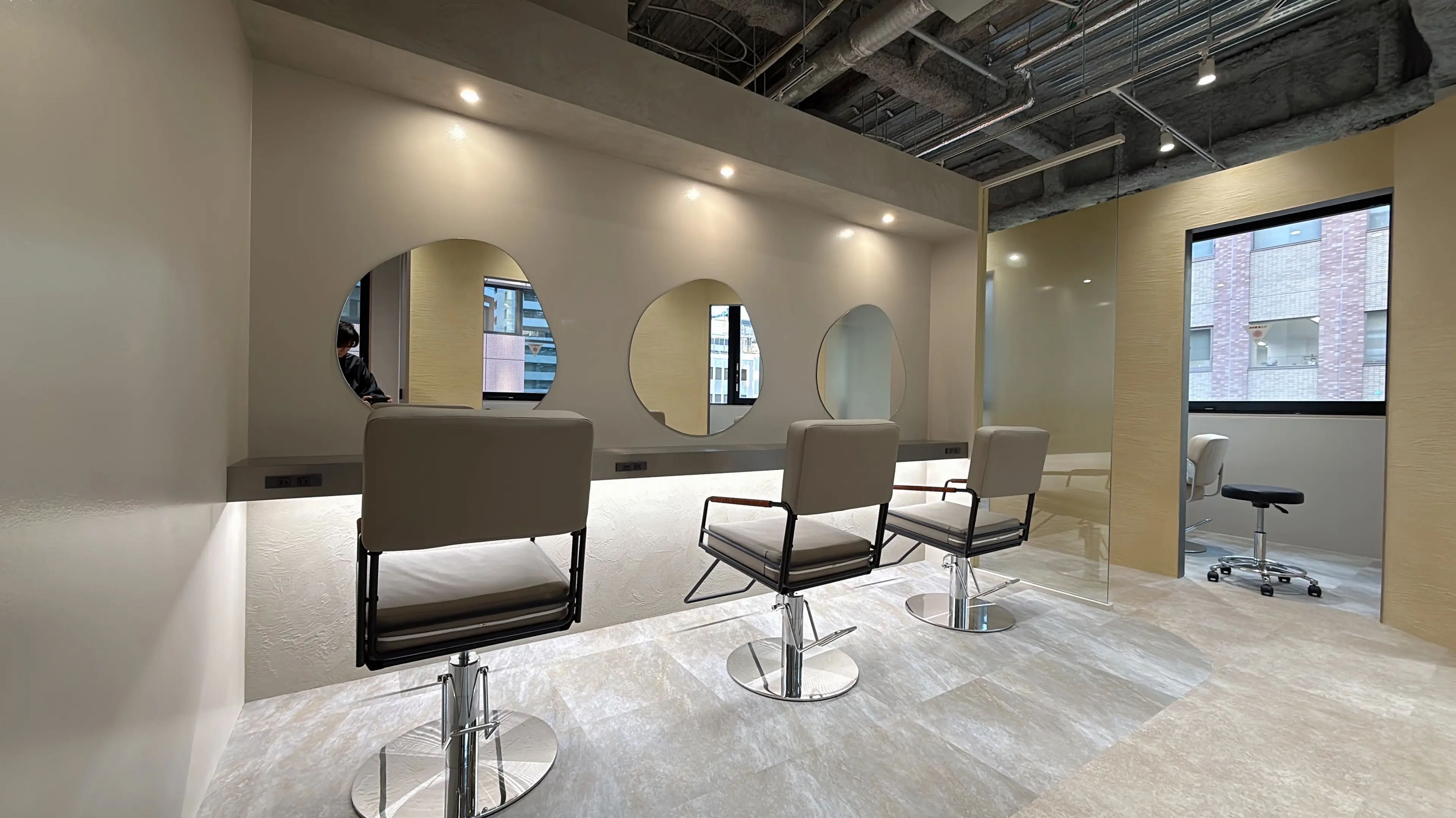 REBRAND GINZAの内観・外観1