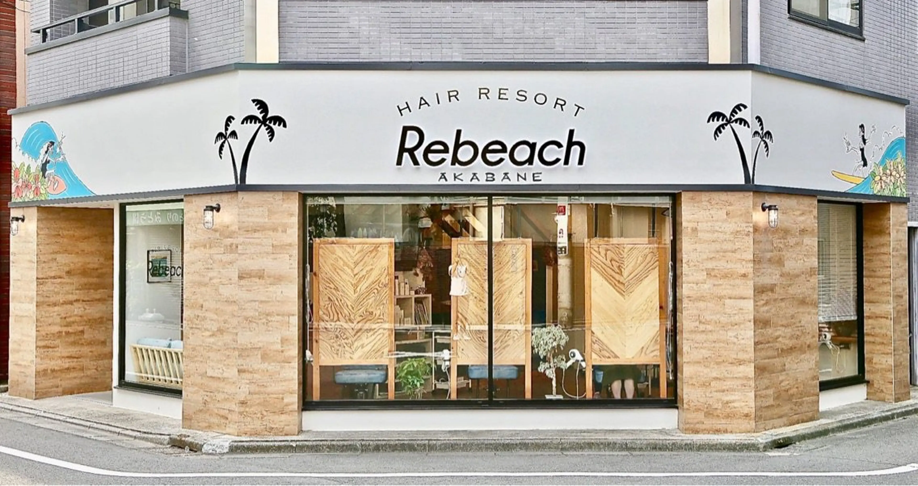 HAIR RESORT Rebeachの内観・外観1