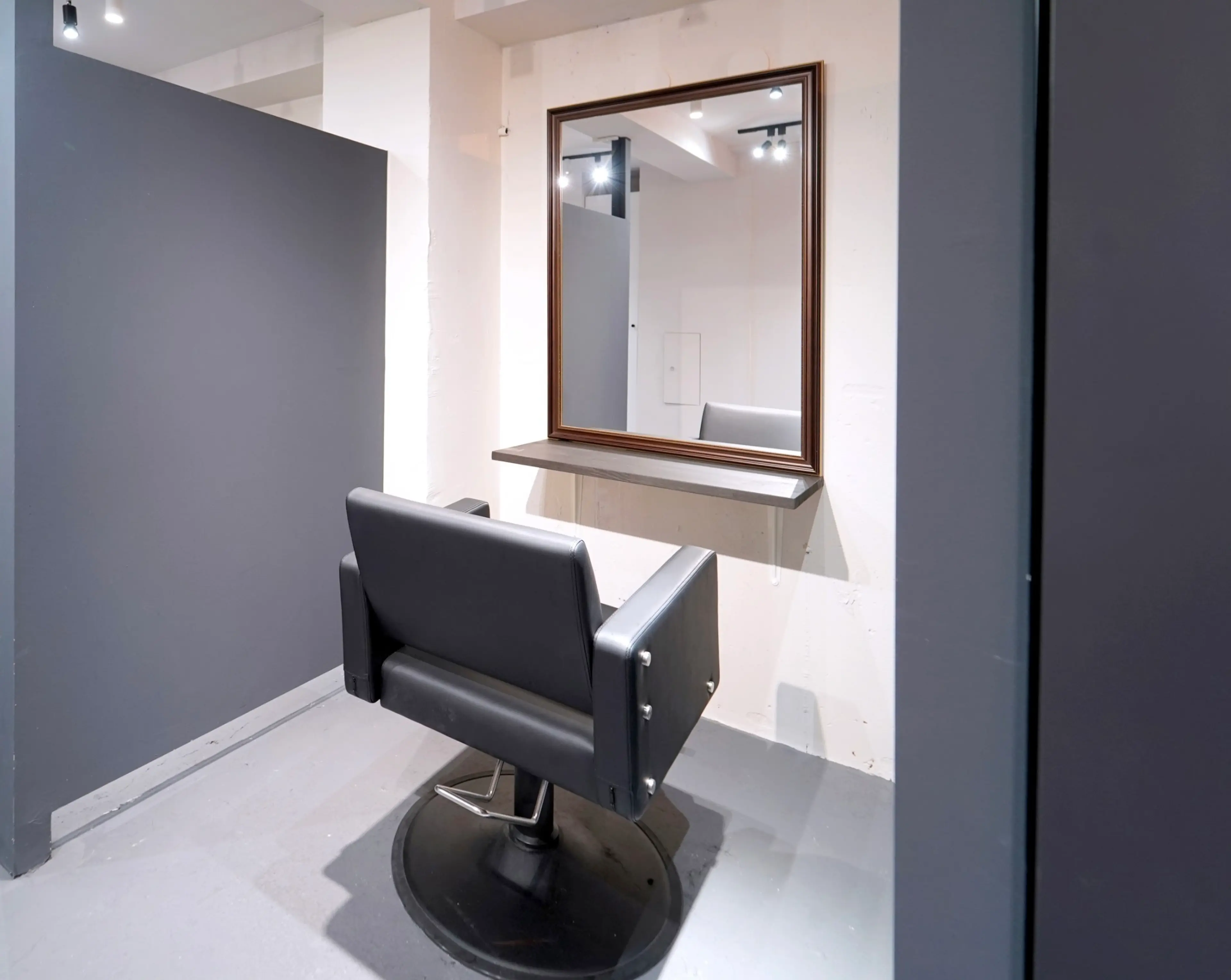 美容室TACETの内観・外観1