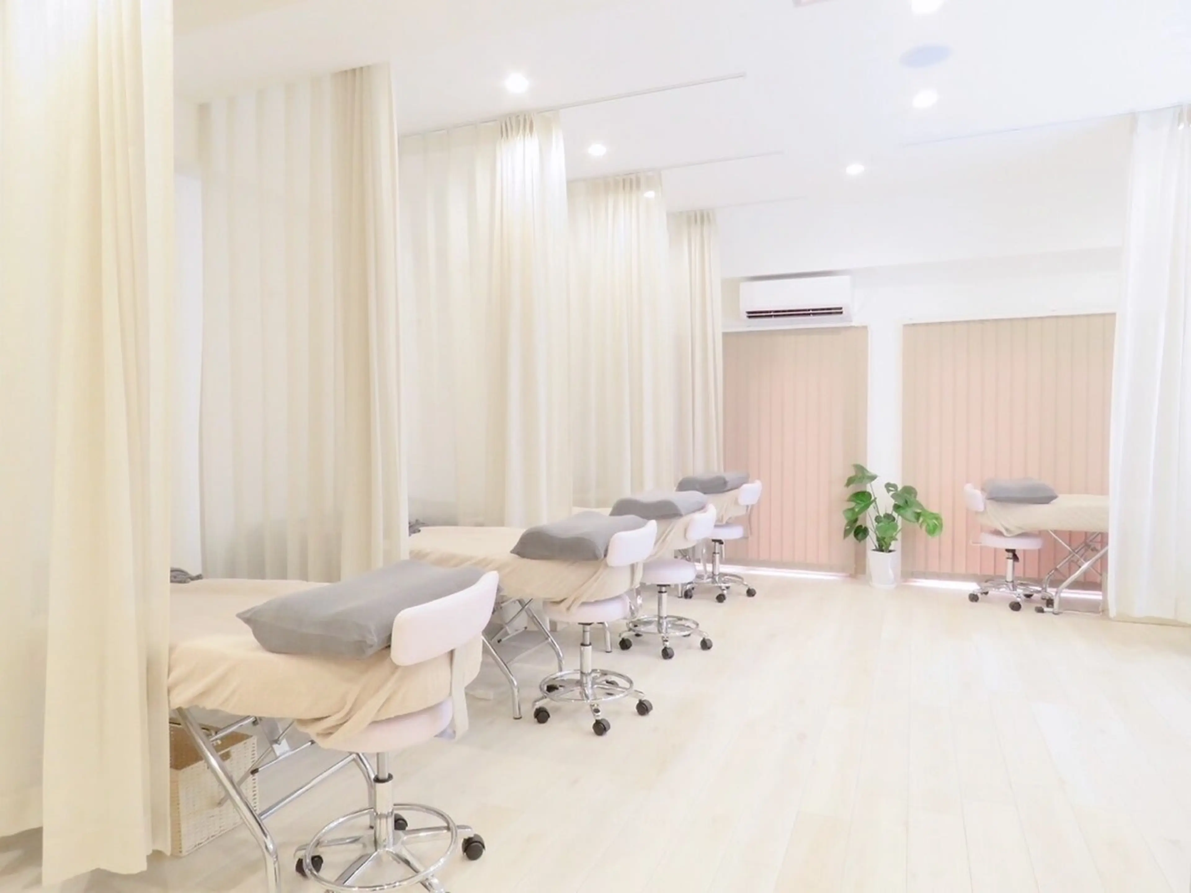 eyebrow  & eyelash  Ral.アイブロウアンドアイラッシュ　ラルの内観・外観1