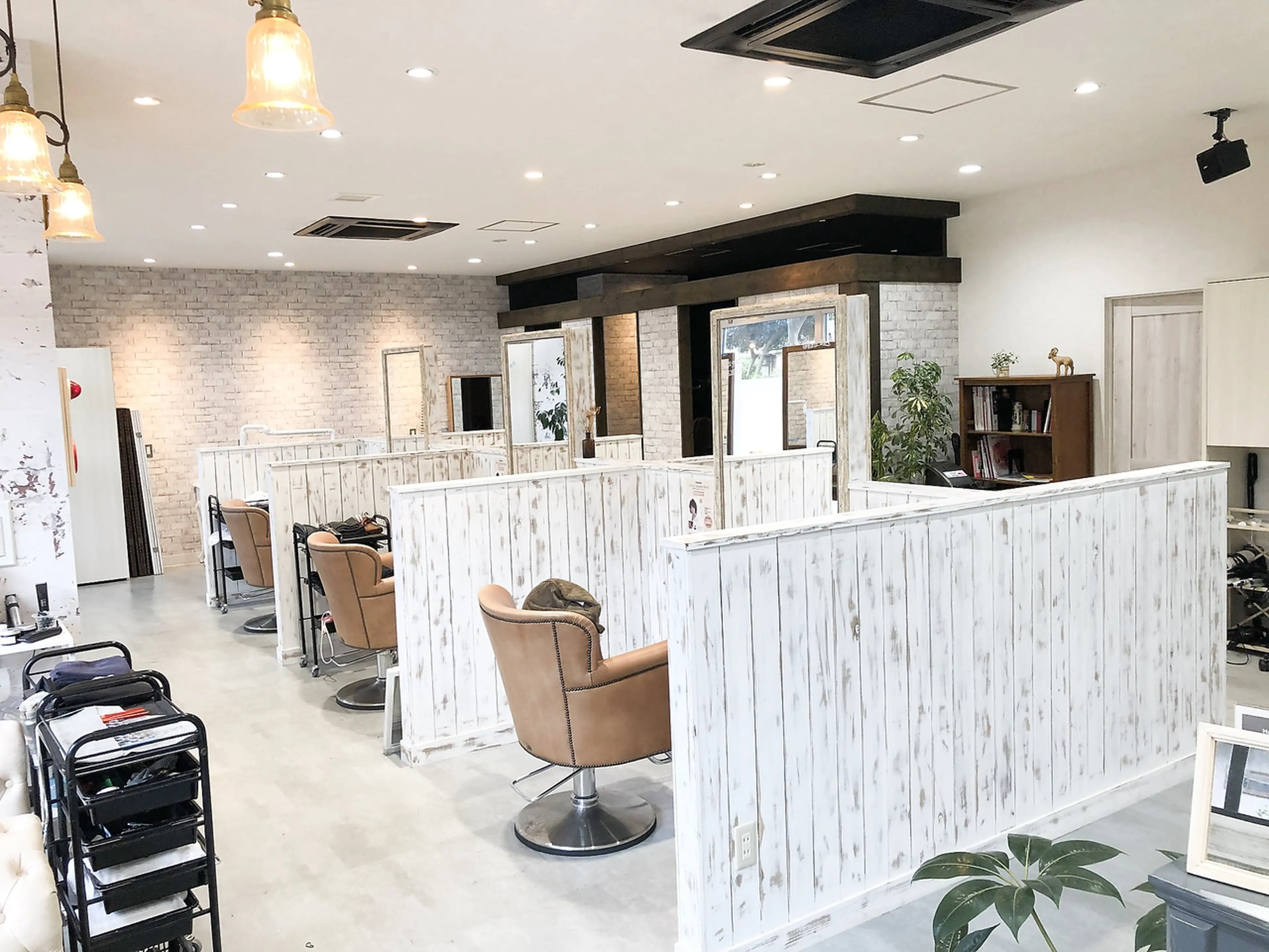 ailes hair salonの内観・外観1