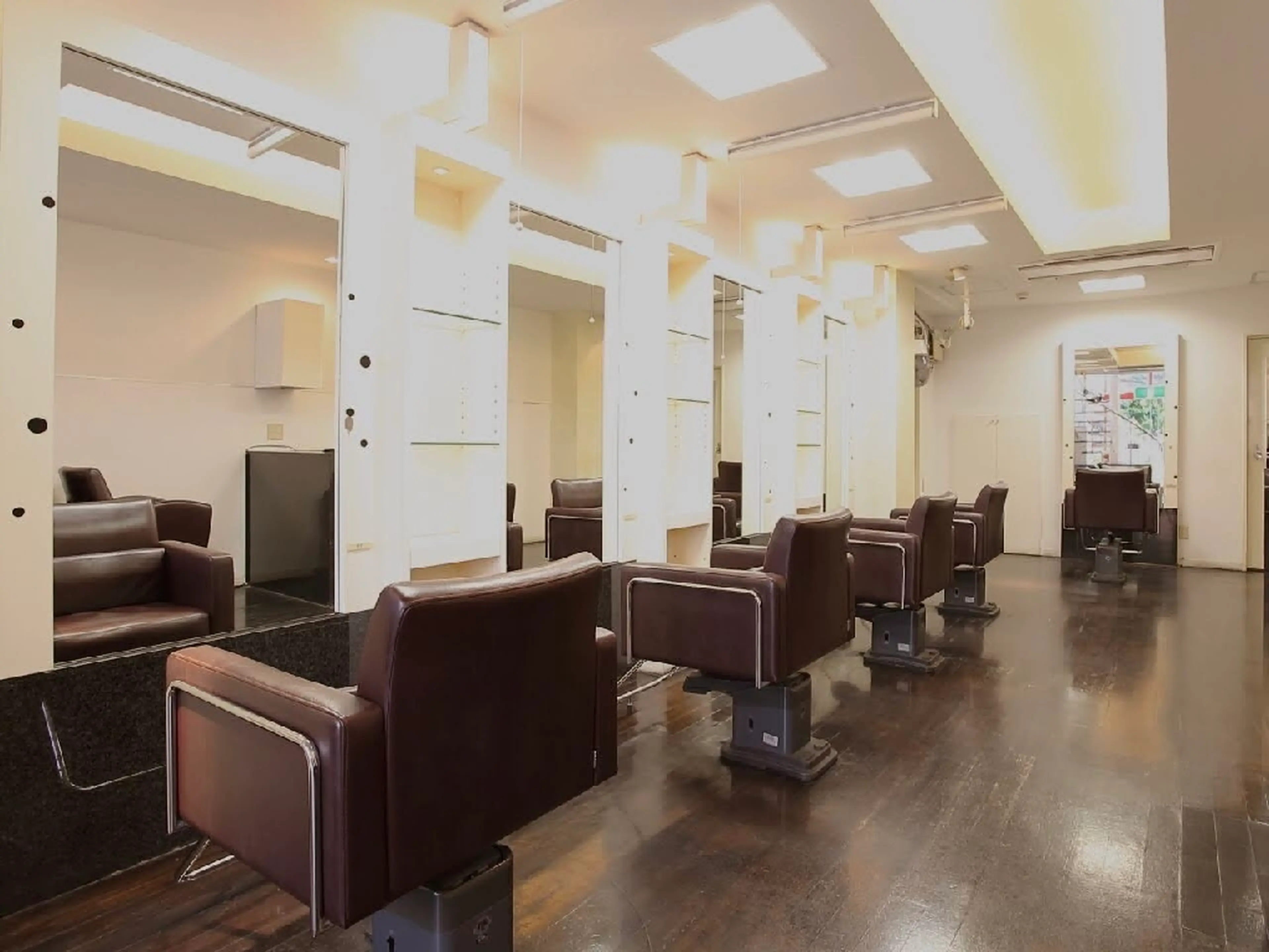 榮美容室 本店の内観・外観3