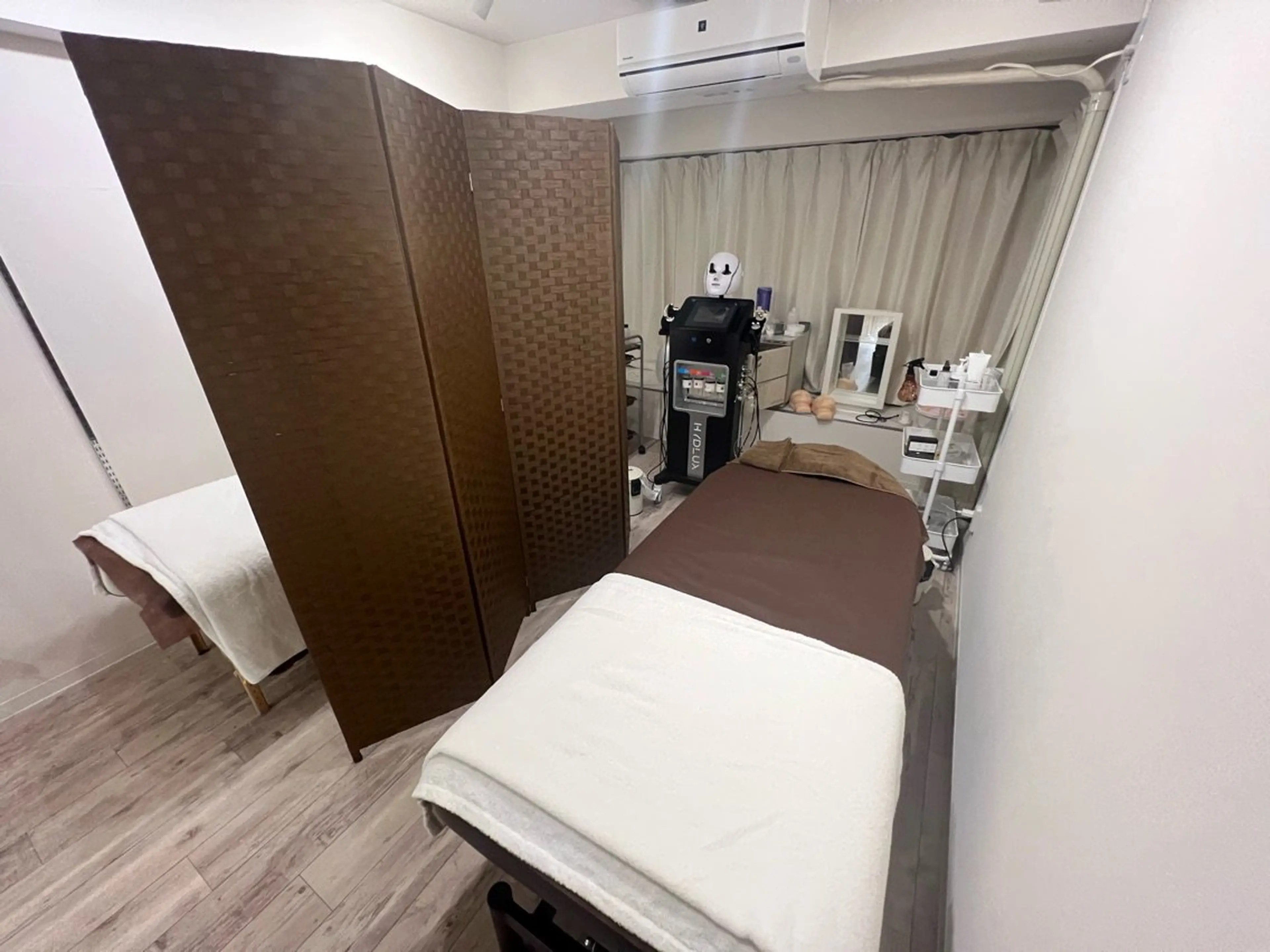 毛穴専門店Bébé 金沢片町店の内観・外観2