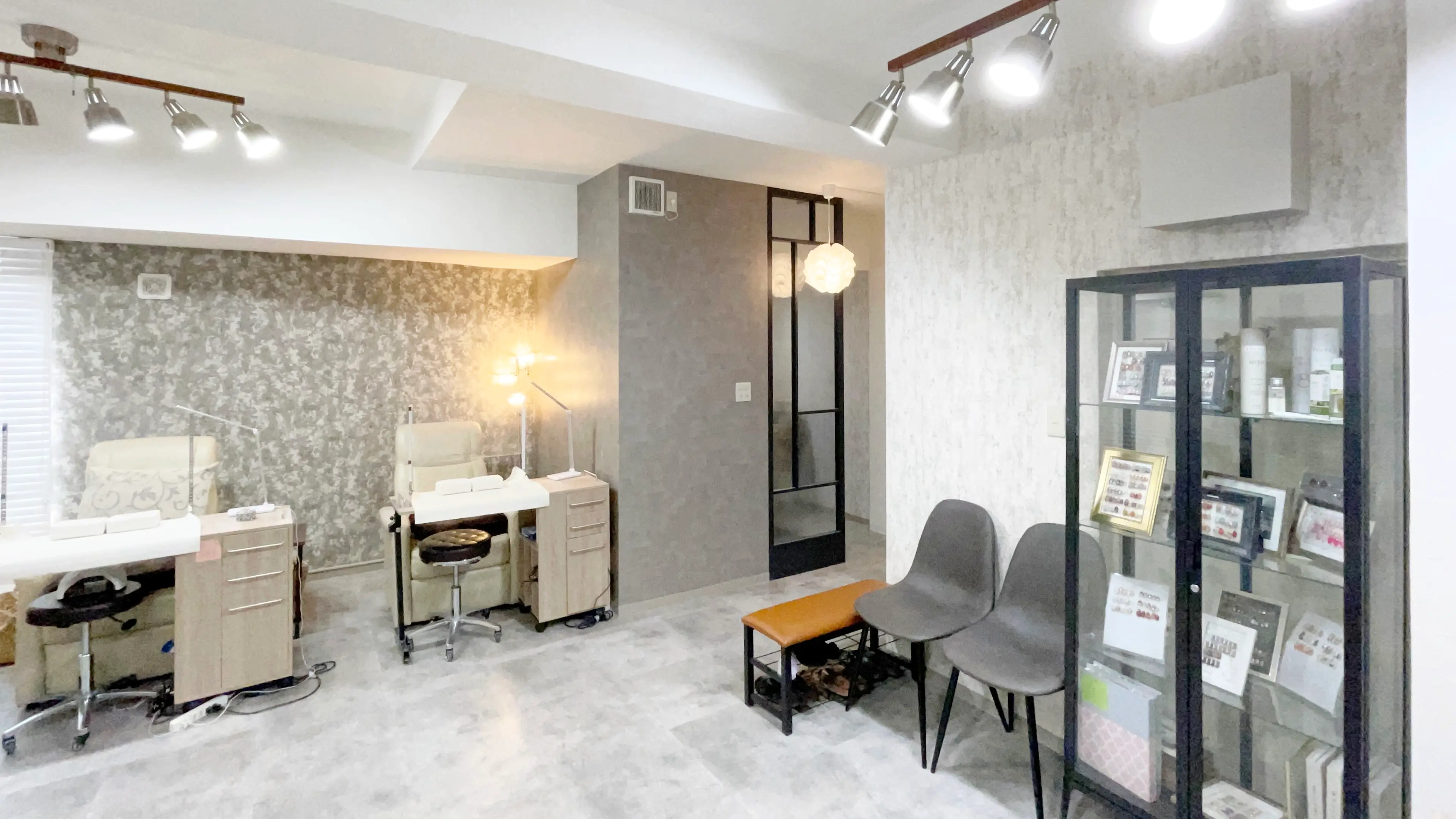 Rindu Nail（リンドゥネイル）名駅店の内観・外観2