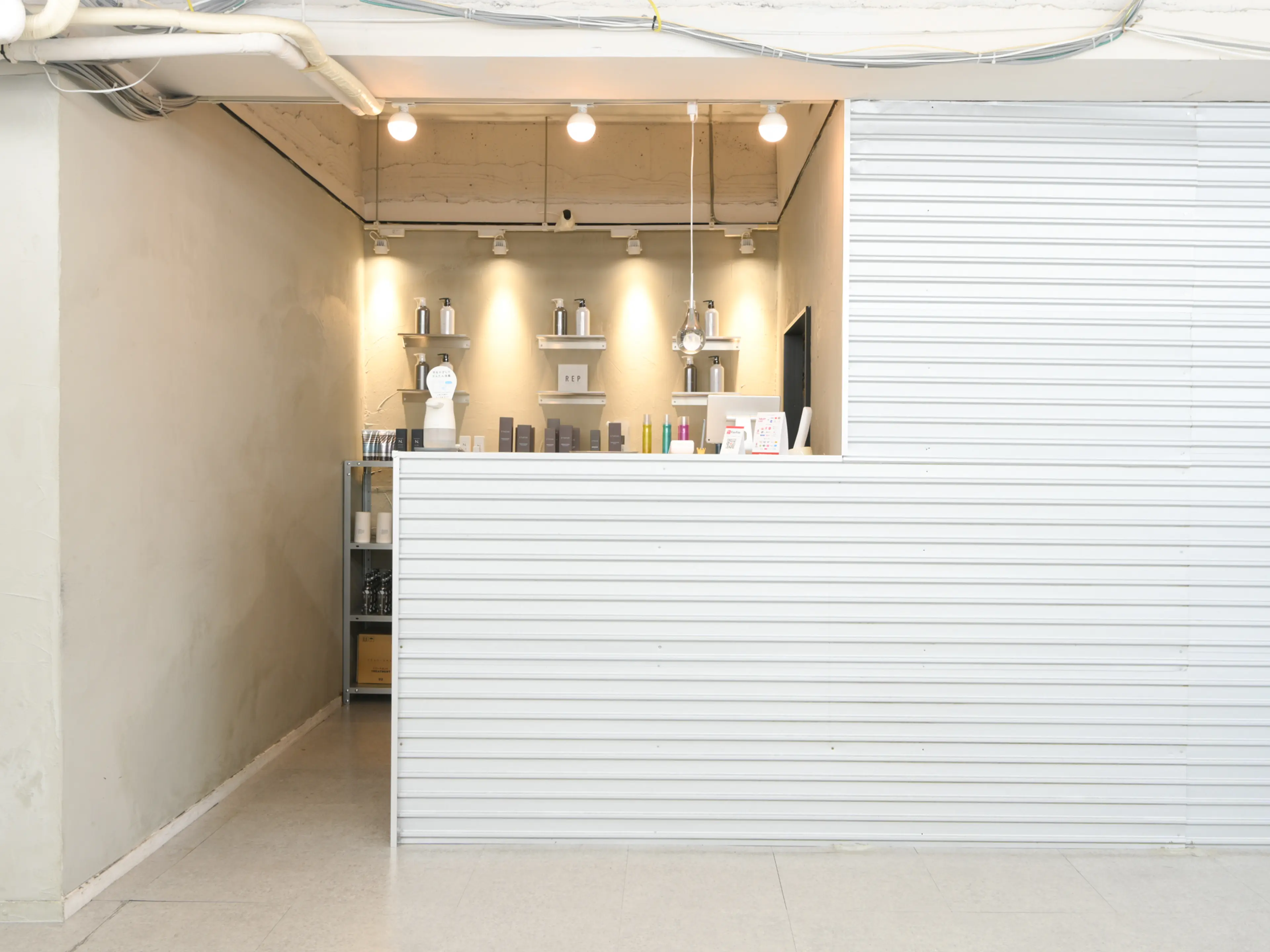 REPの内観・外観1