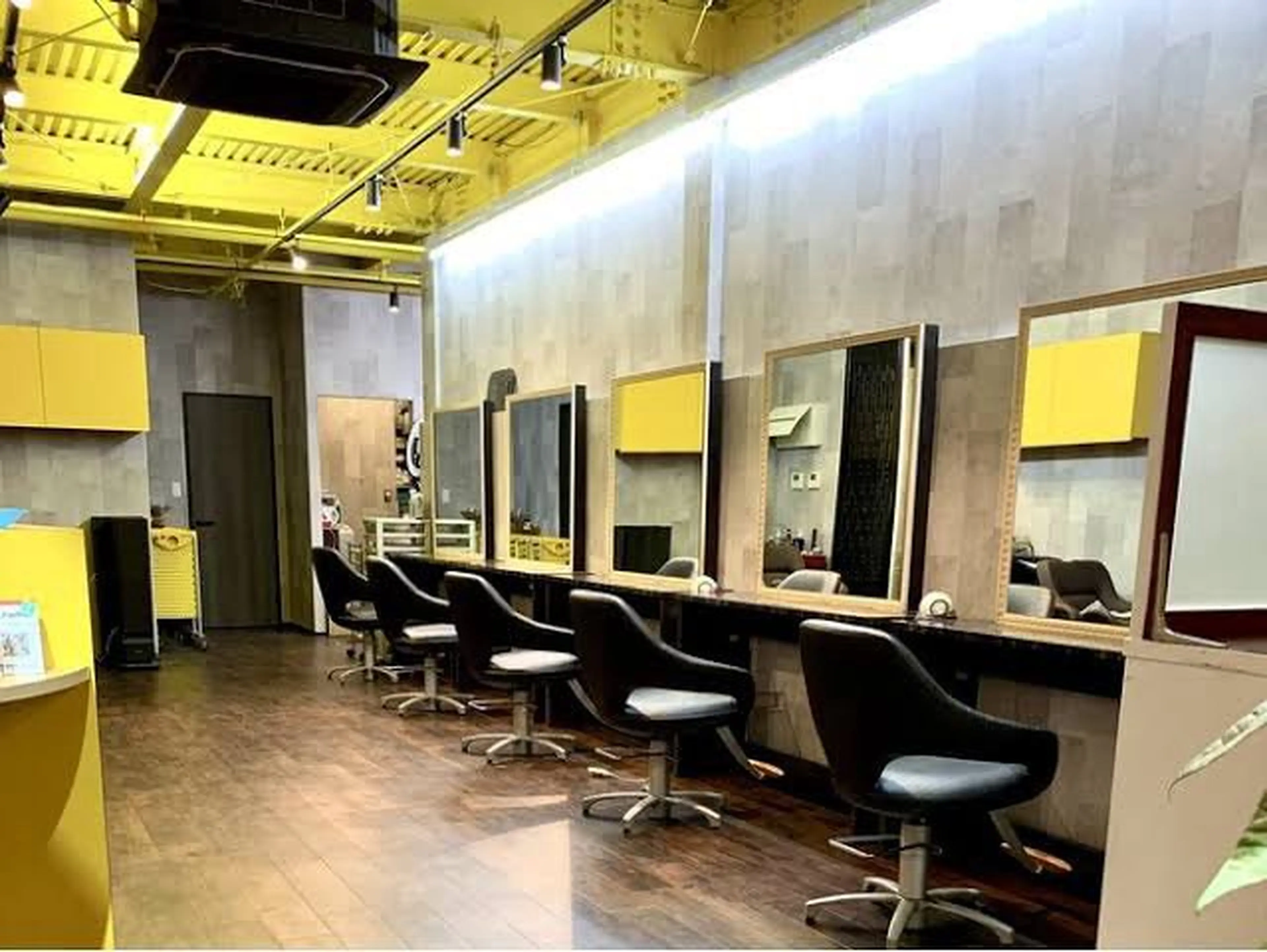 Cut2の内観・外観1