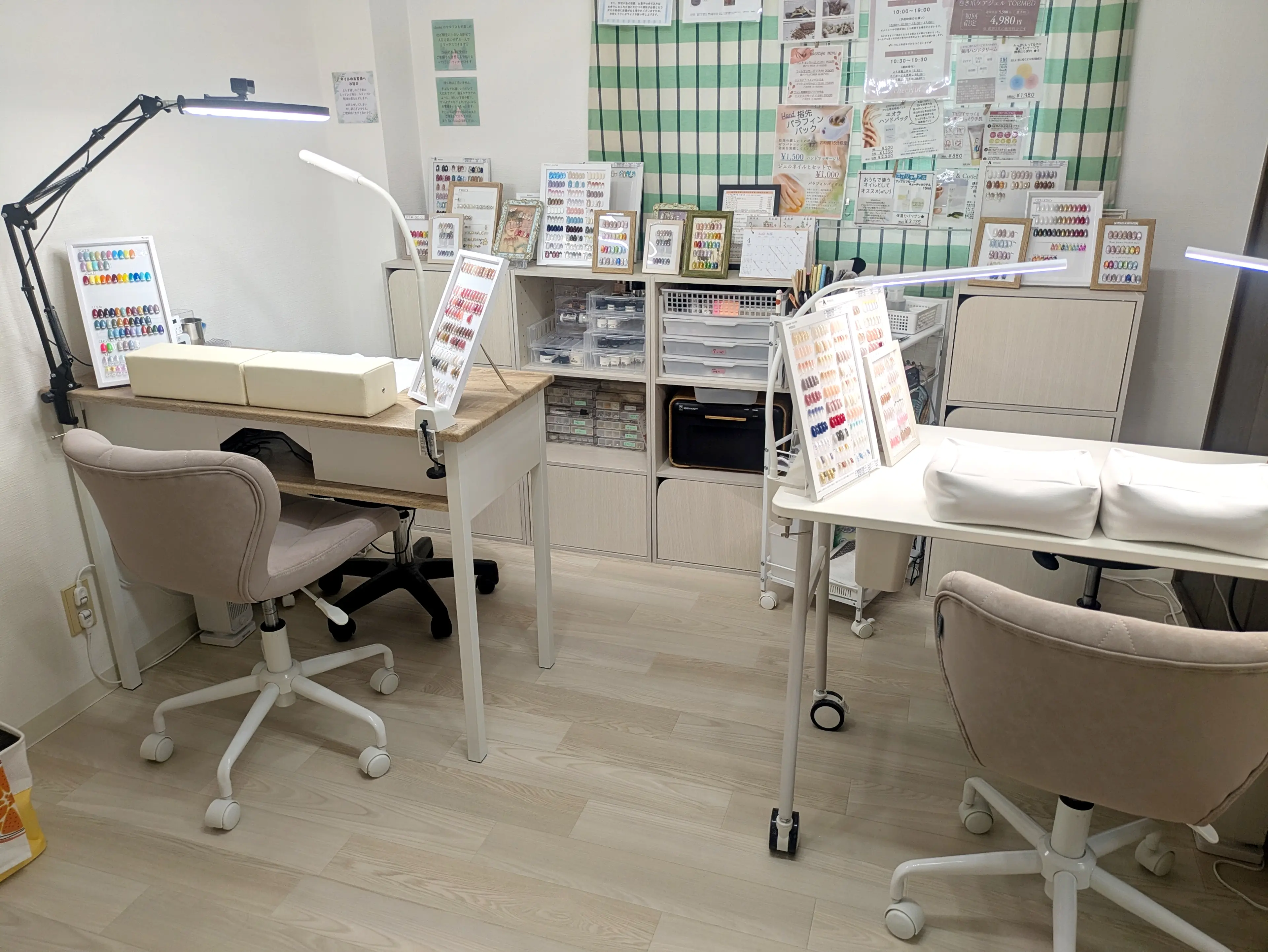 nail&care salon【 cheerful 】の内観・外観2