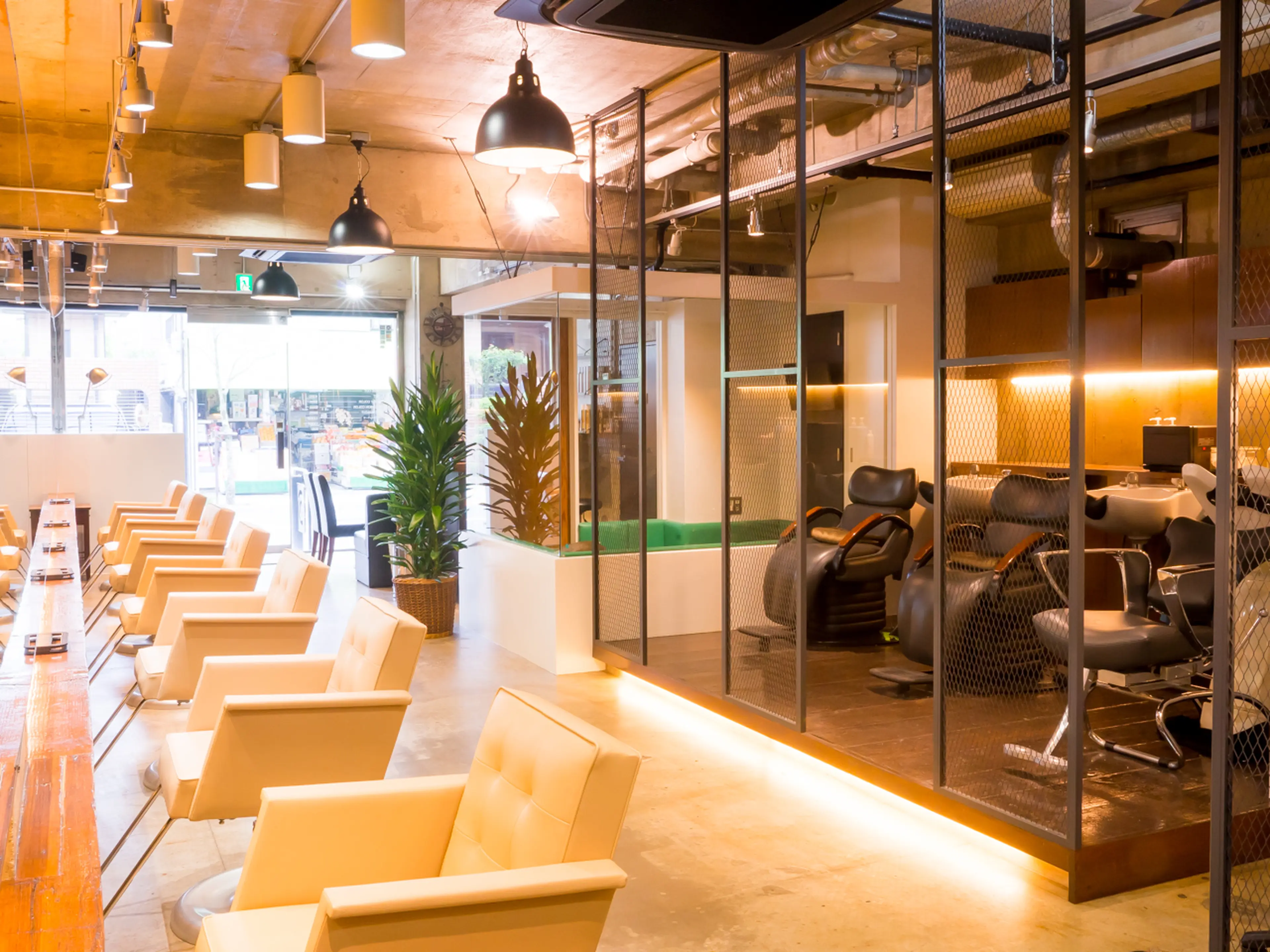 Hair Salon Reine【レーヌ】の内観・外観1