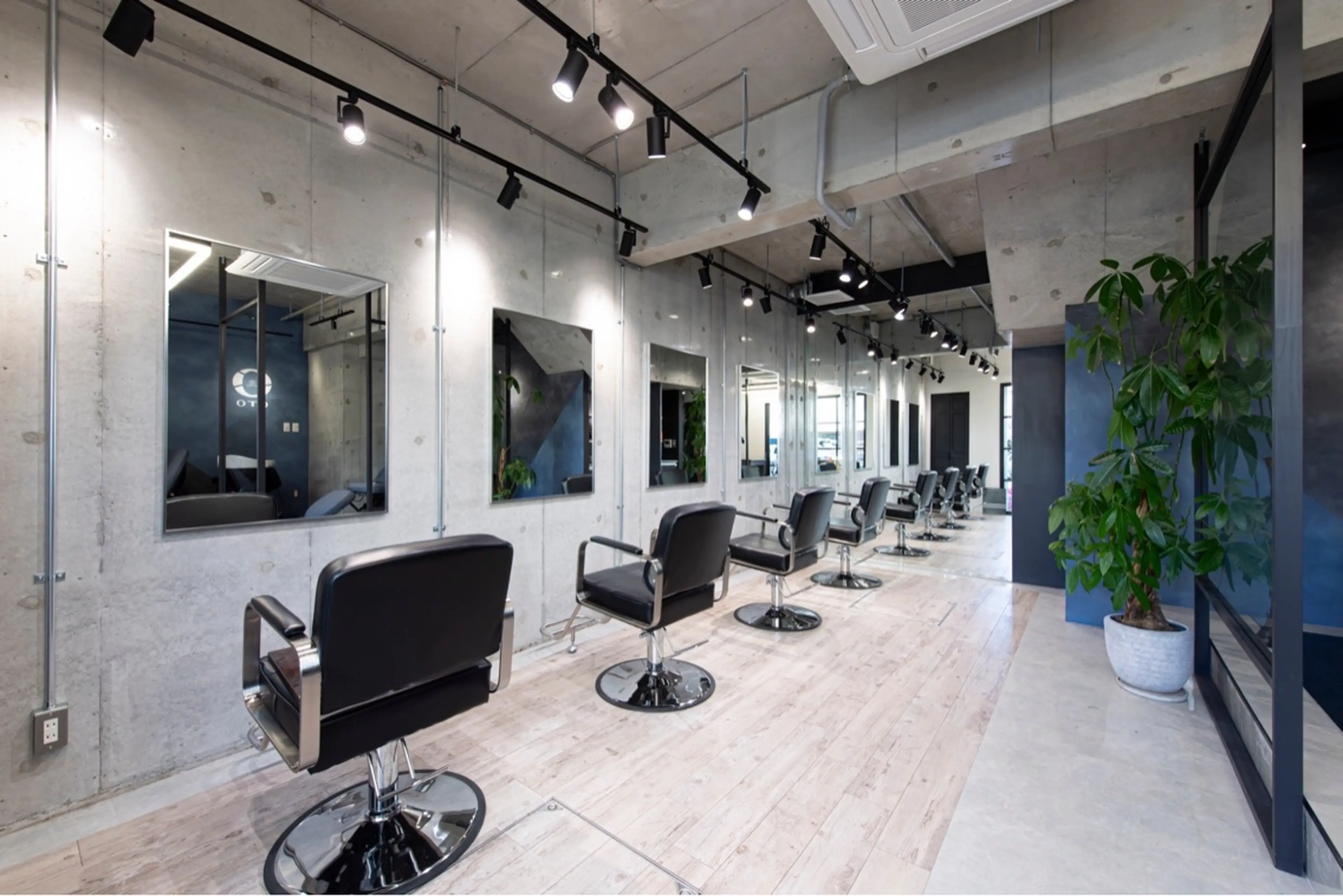 OTOの内観・外観2