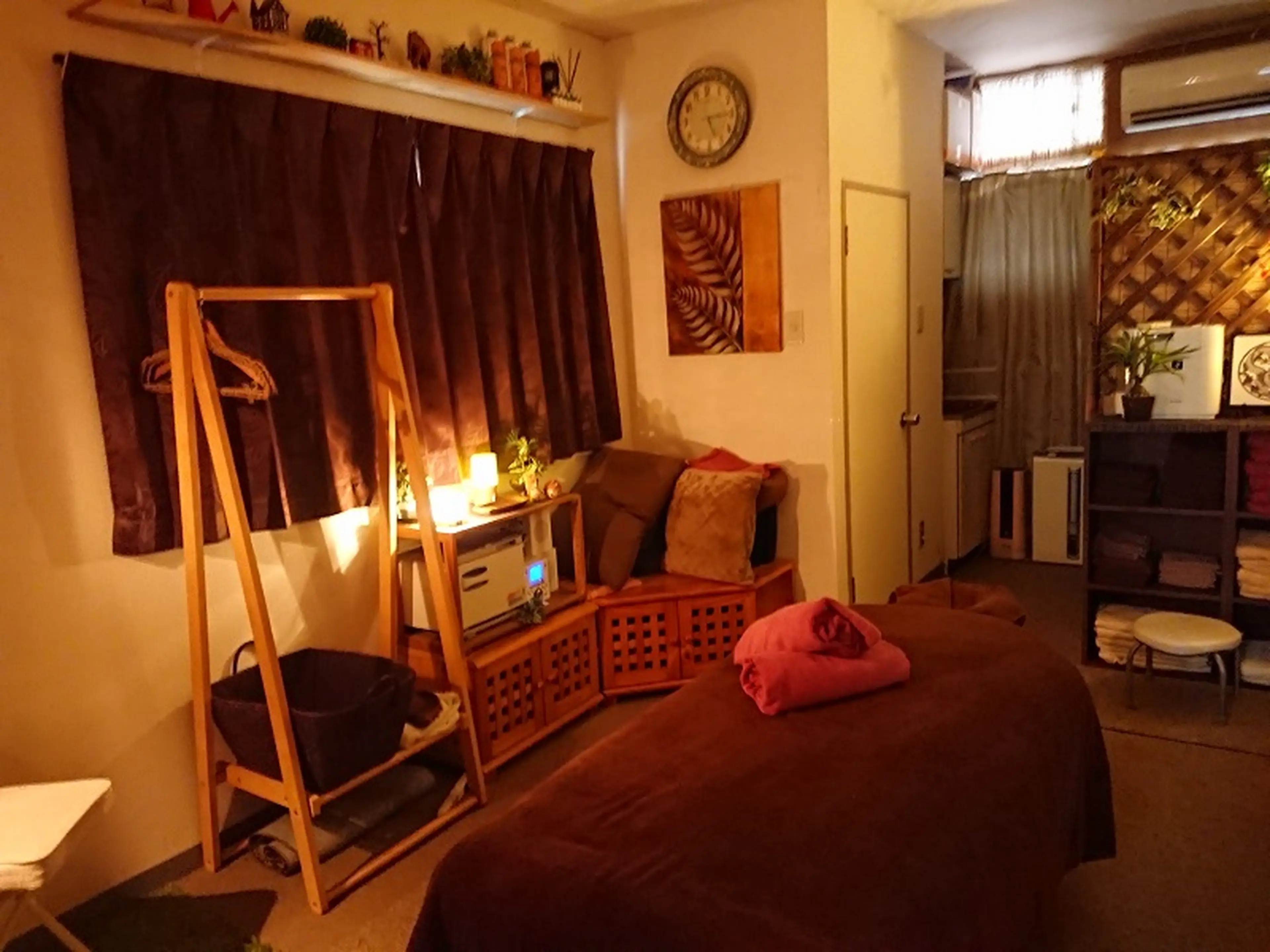 リラクゼーションルーム　かくれ家の内観・外観2