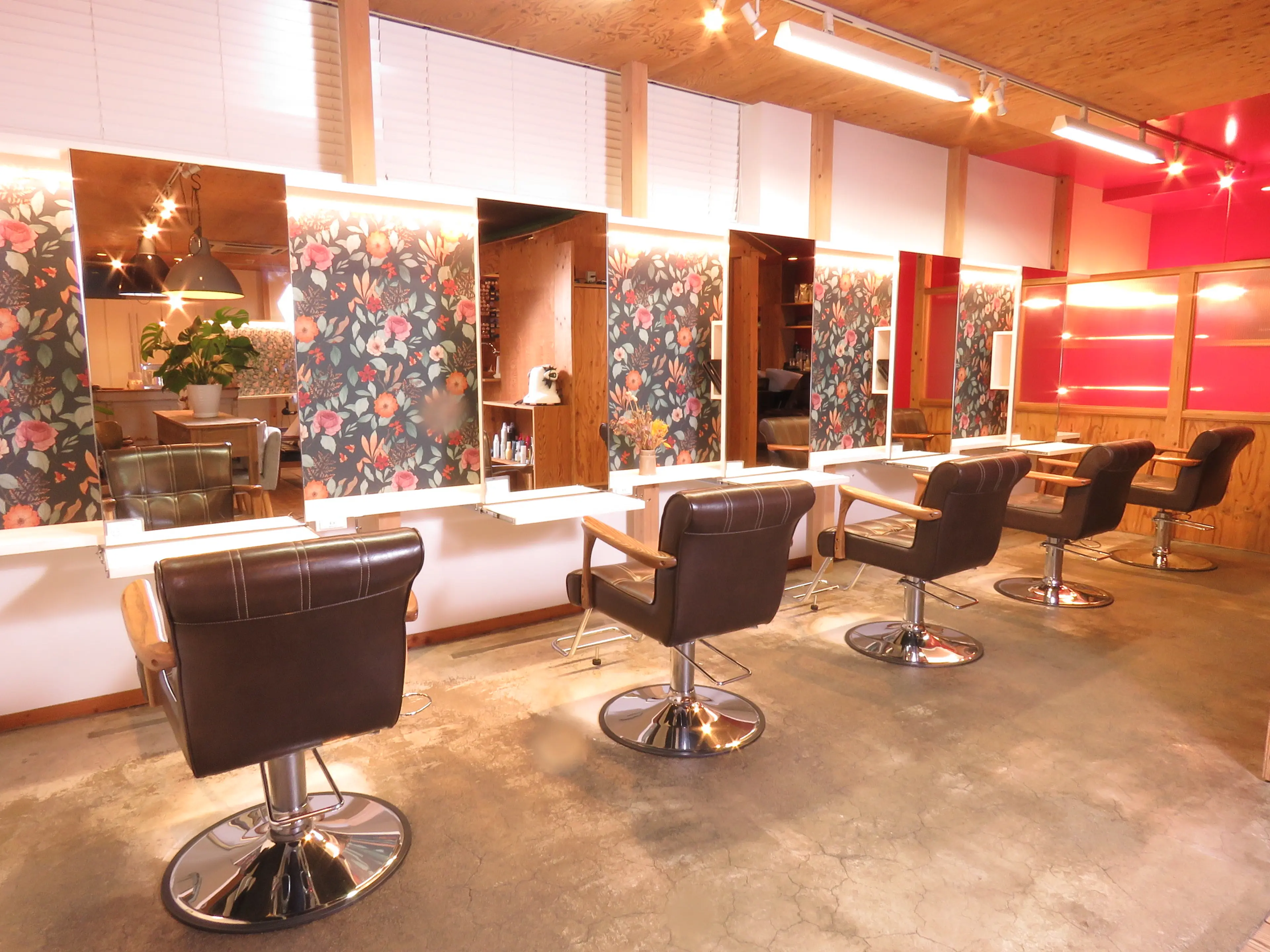 アメリエギャルソン与野本町店の内観・外観2