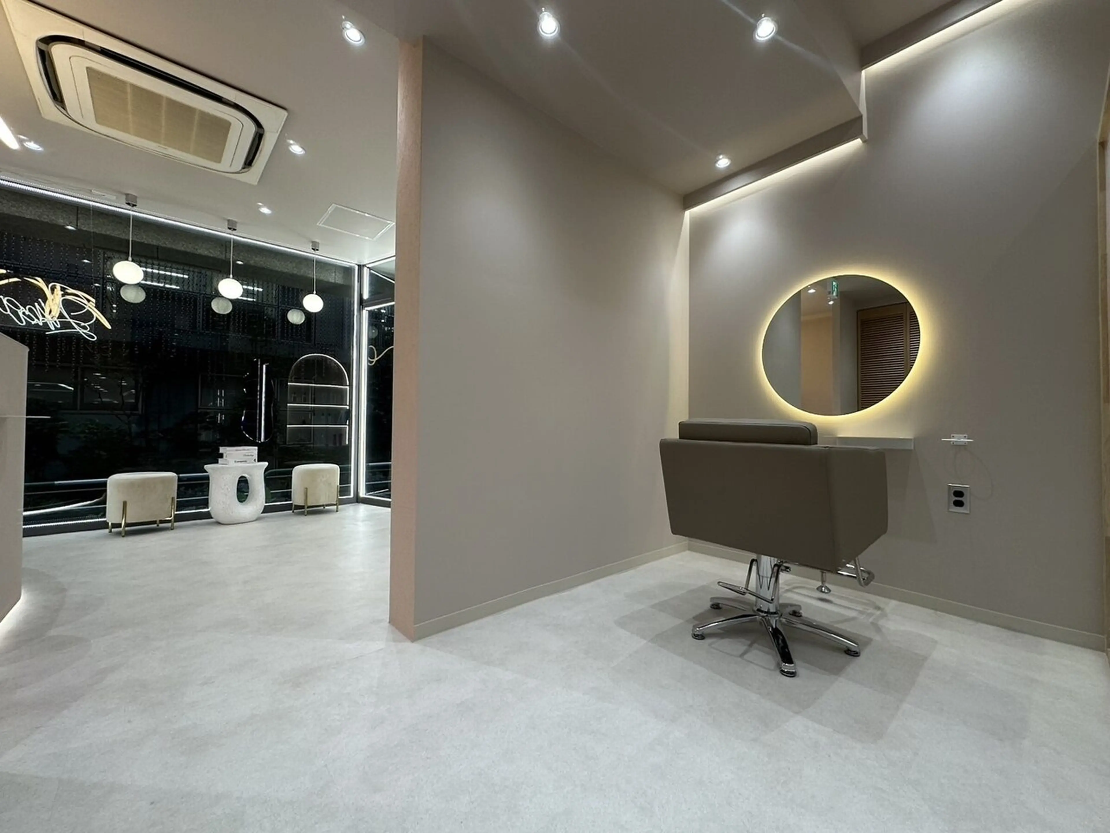 女性スタイリスト専門サロンZina高田馬場 髪質改善&トリートメント【ジーナ】の内観・外観3