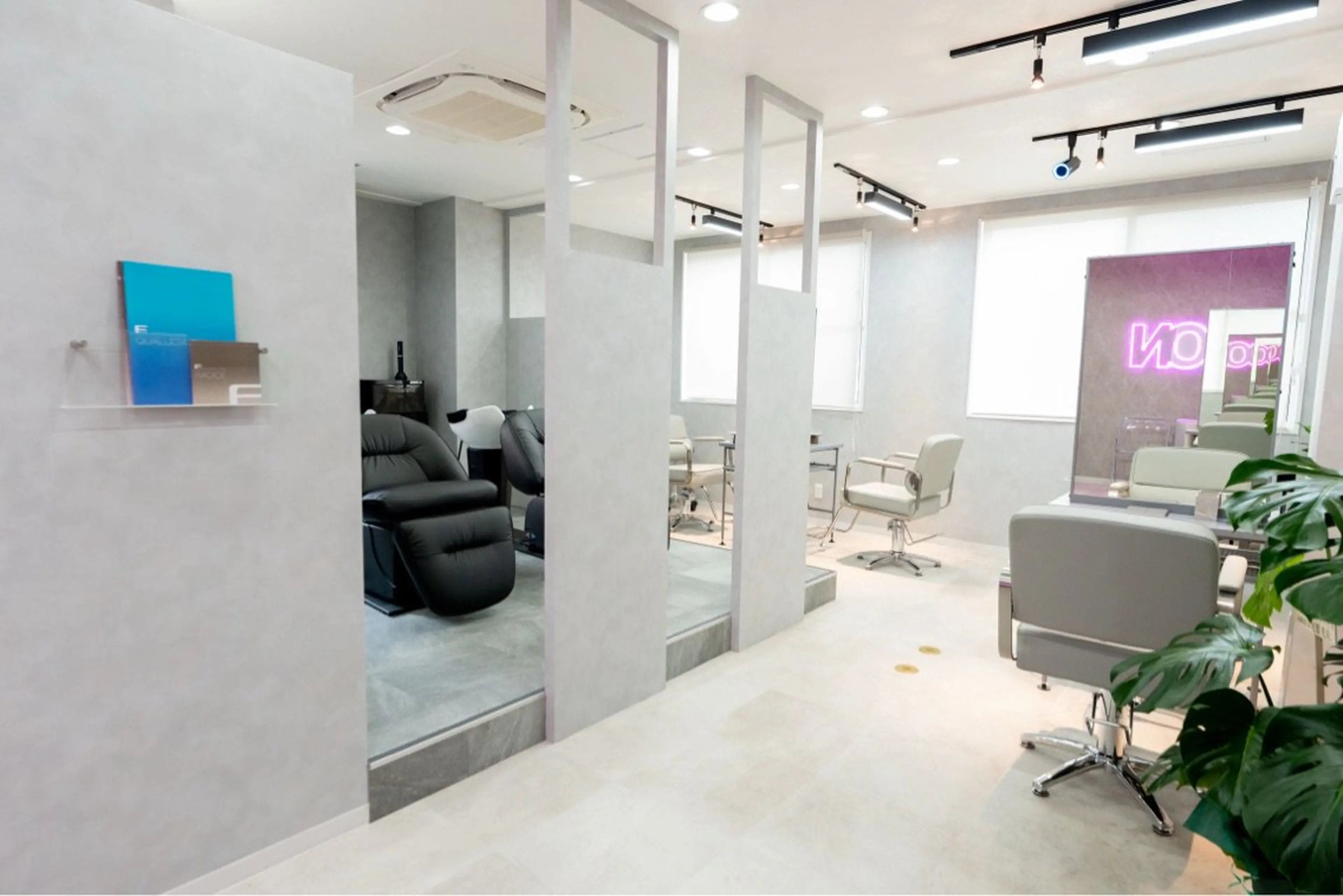 TOON 川崎店の内観・外観1