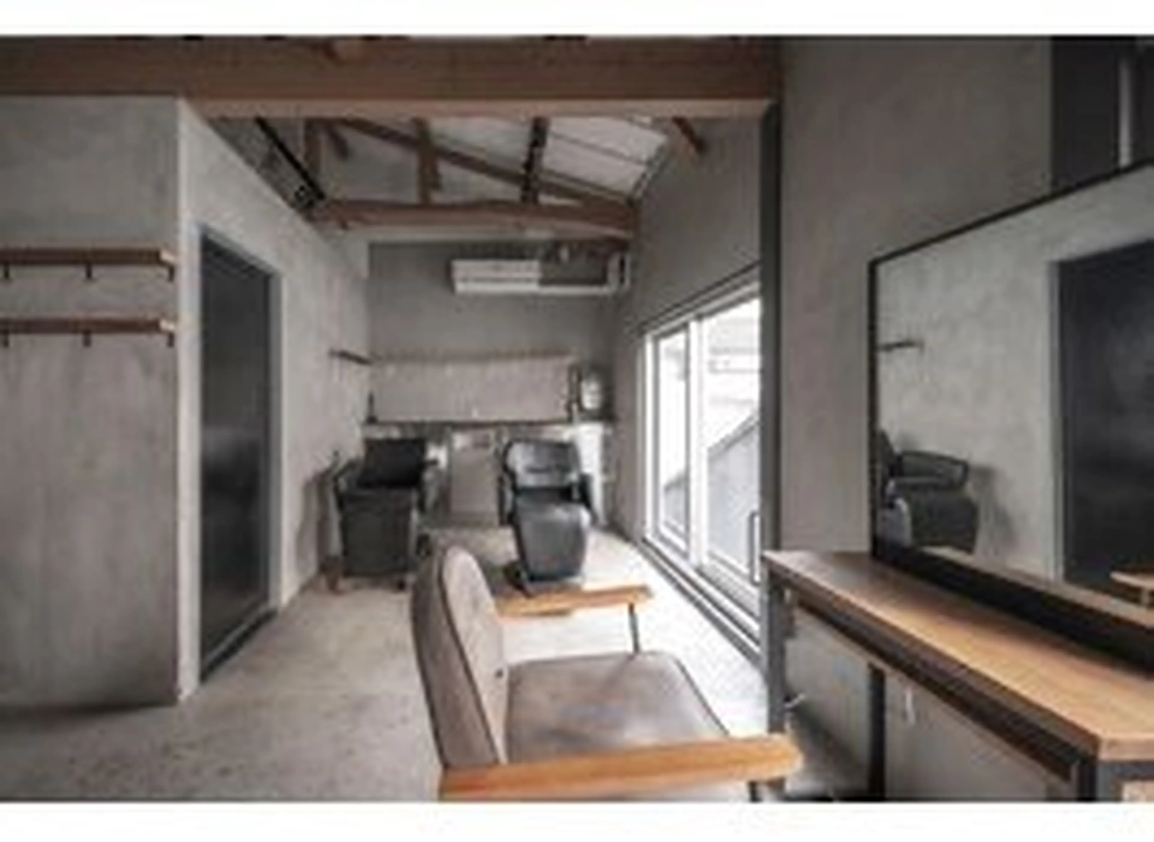 AiMの内観・外観2