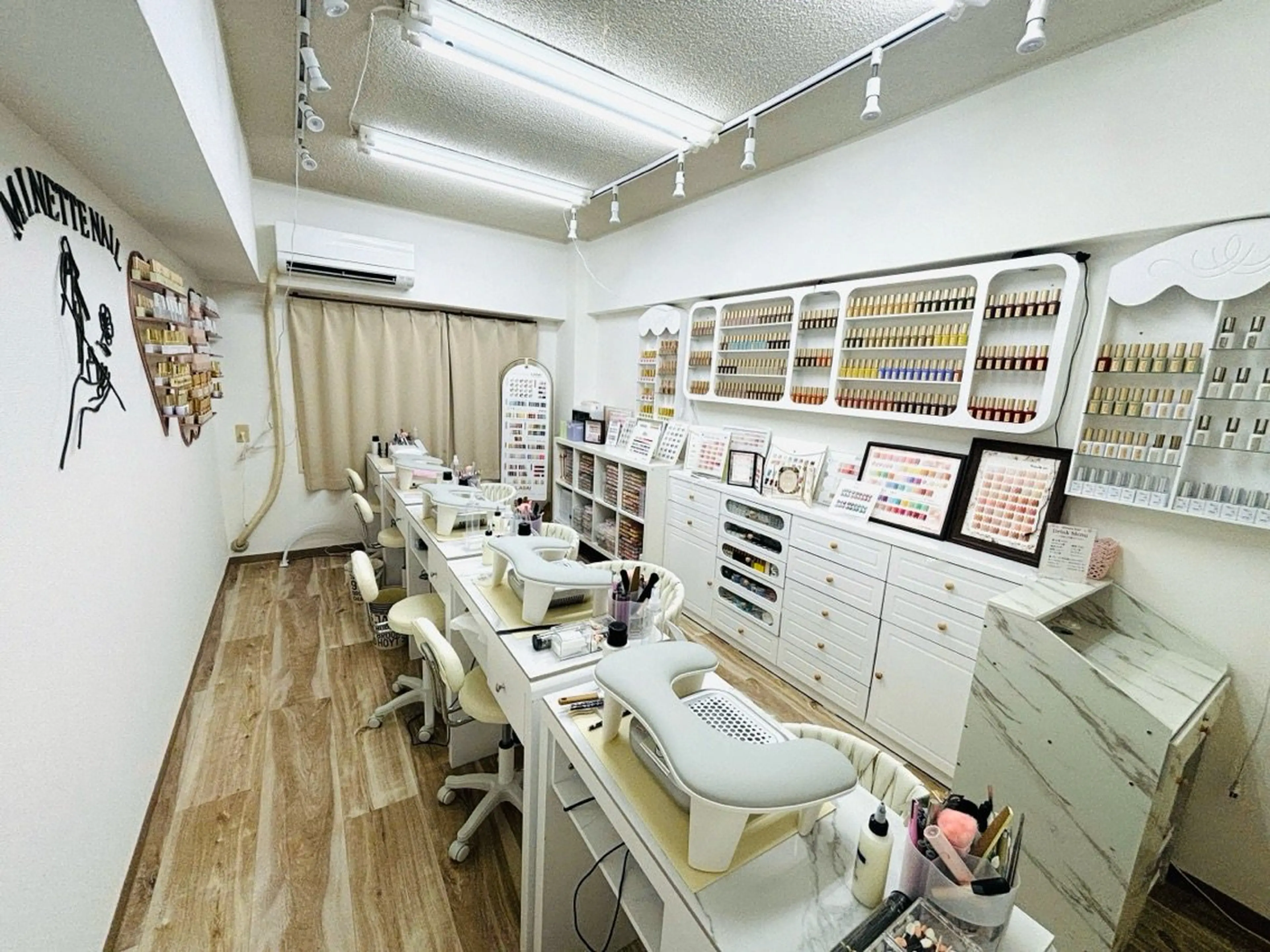 Minette Nail 池袋(ミネットネイル)の内観・外観1