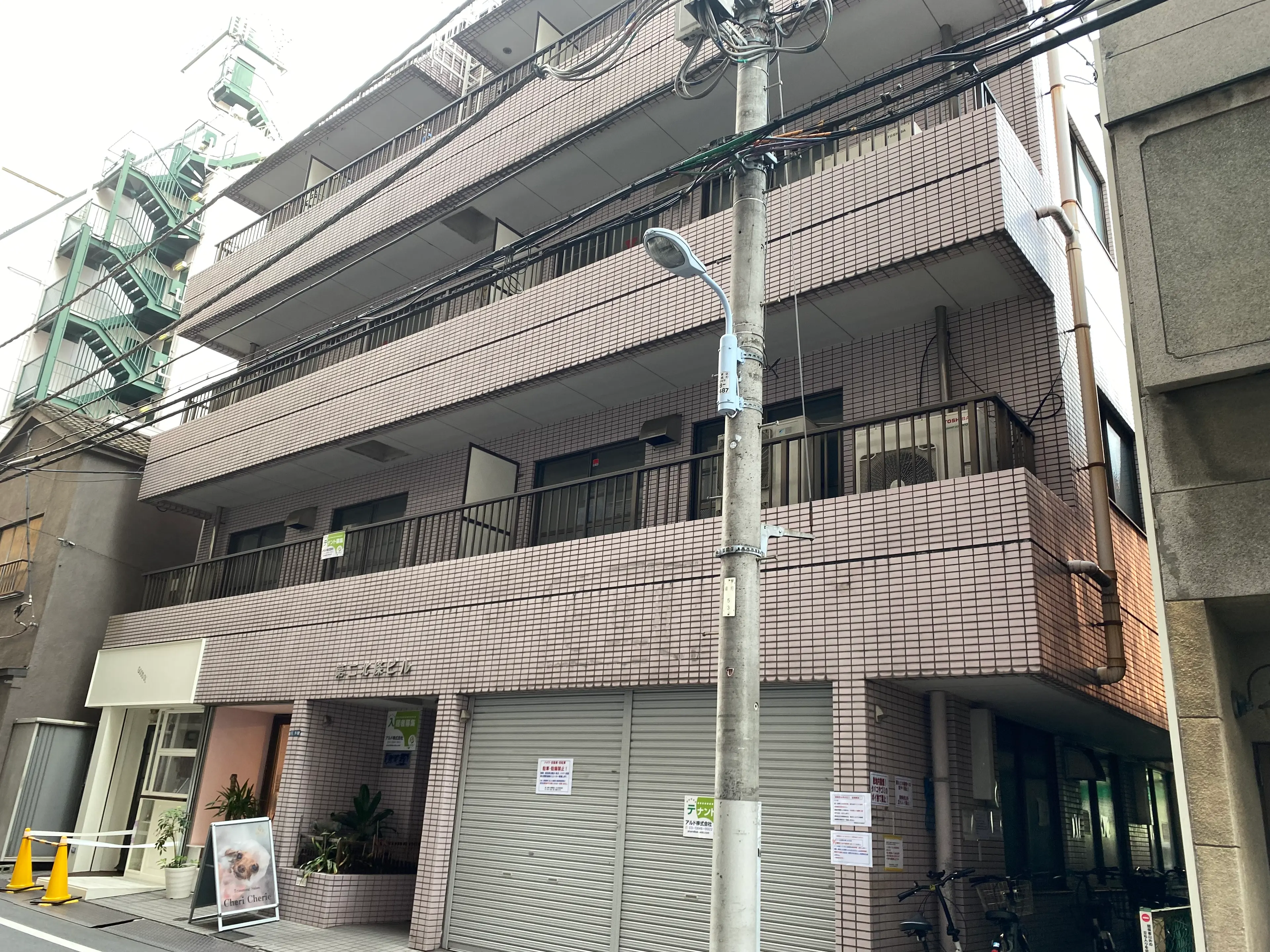 DAZZLE蔵前店の内観・外観2