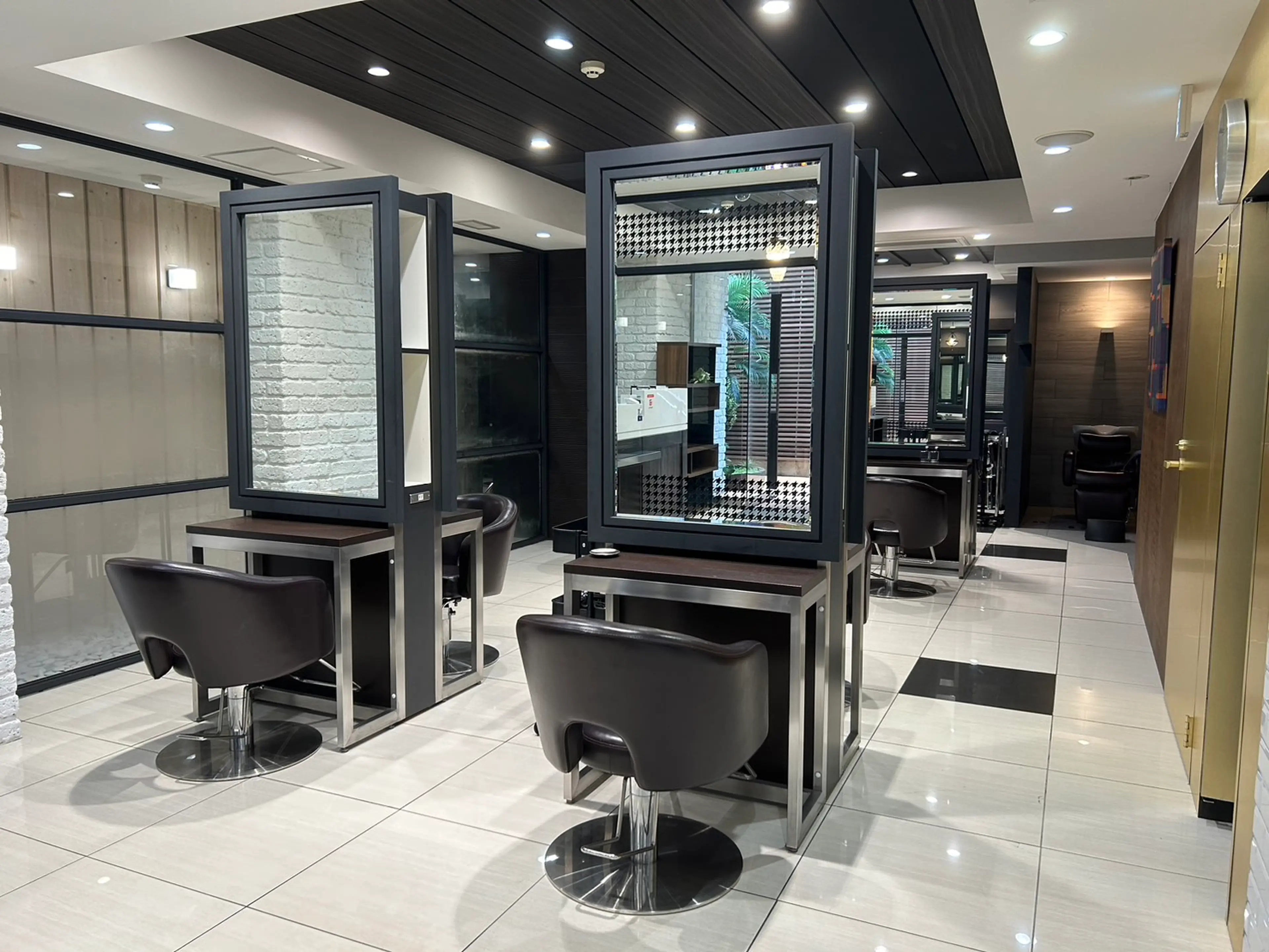 Hair & Nail Eve新浦安店の内観・外観3