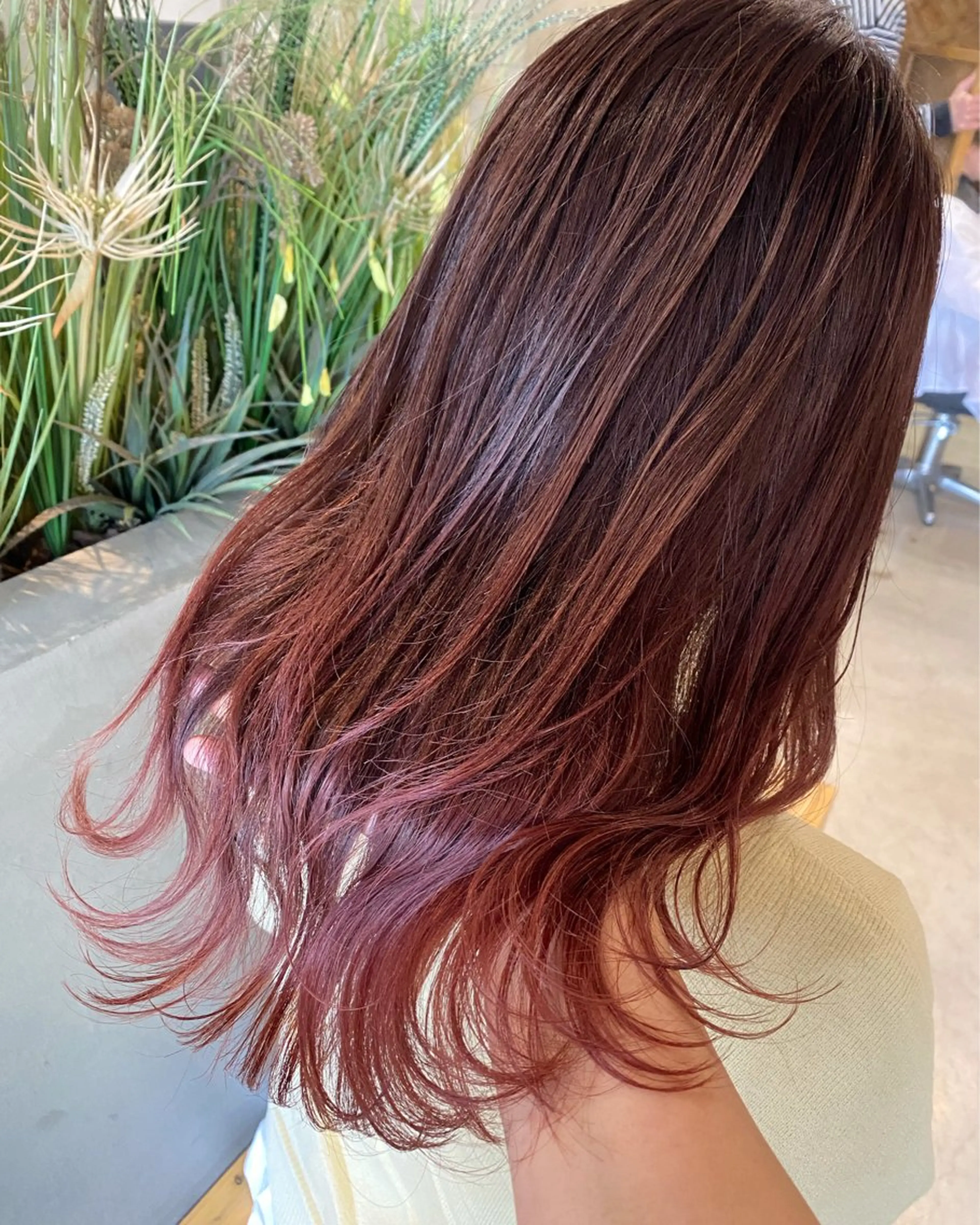 セミロング カラー 🩷🍭中津・梅田 エリア🍬💜のヘアスタイル