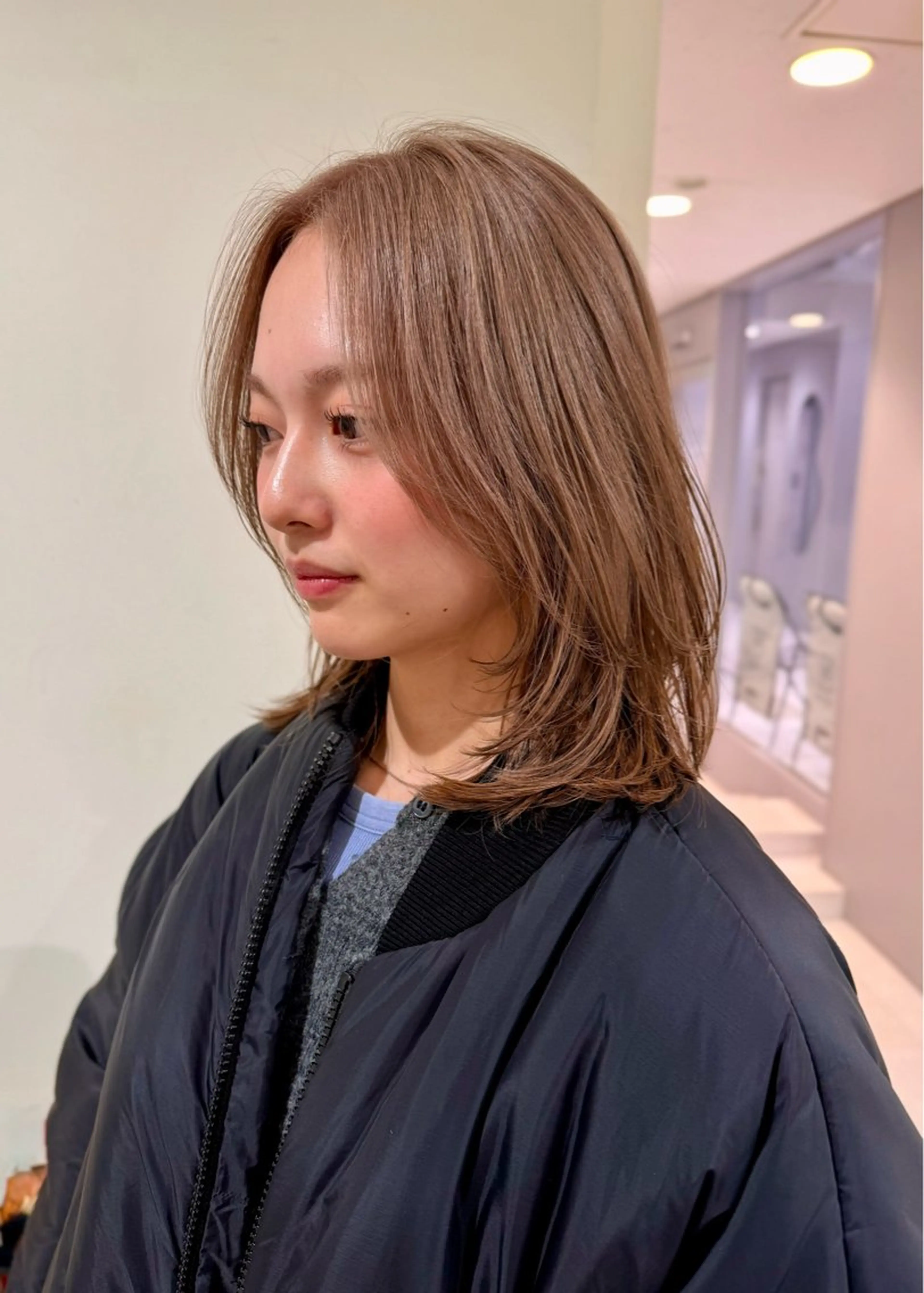 セミロング カラー ベージュカラー ミルクティーベージュ カット ヘアカラー トリートメント ヘアセット ハイトーンレイヤー 🥇稲垣颯太のヘアスタイル