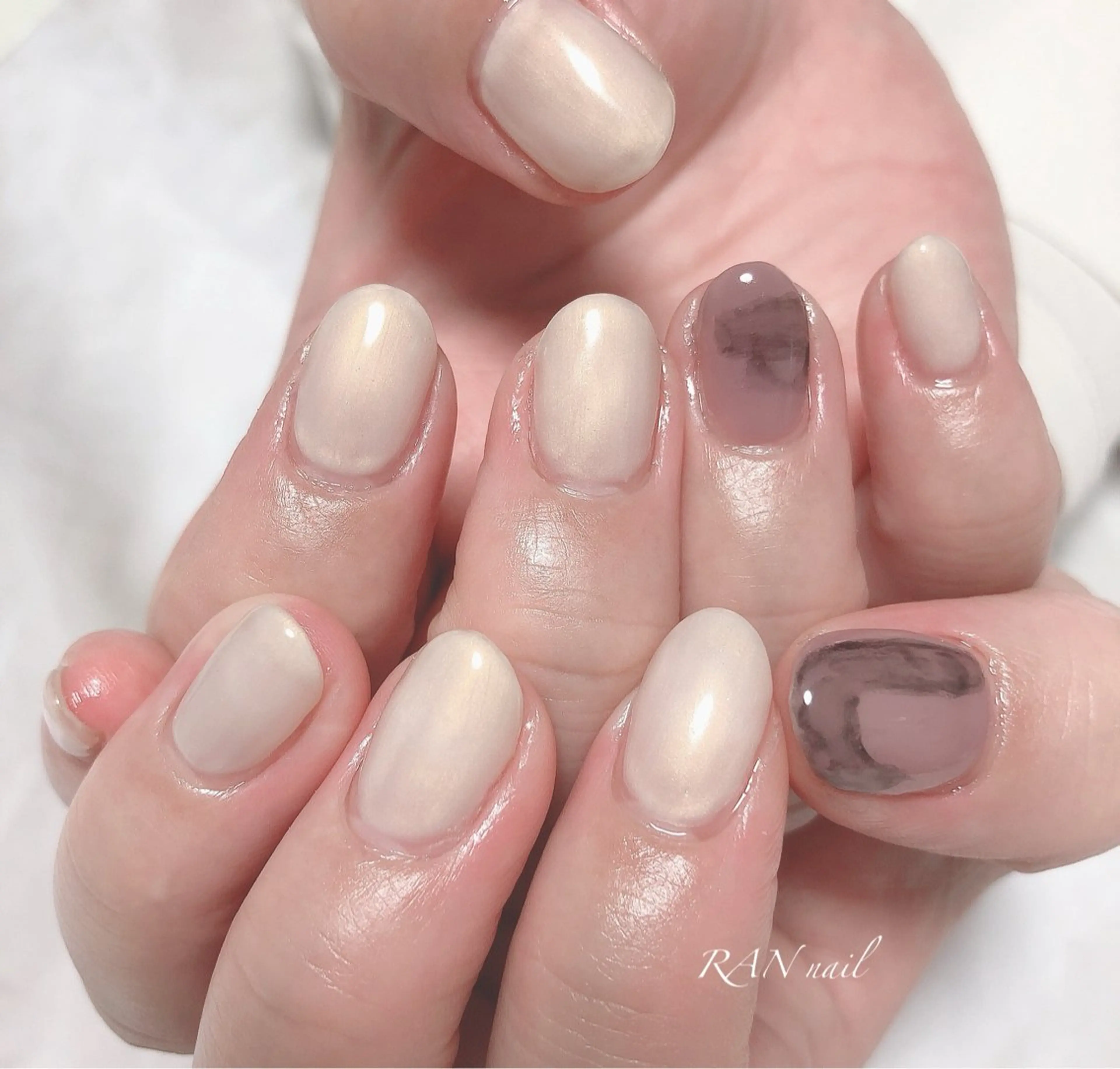 ネイル 氷ネイル・うるうるネイル オフィスネイル ワンカラーネイル ピンク シンプルネイル ハンドネイル フットネイル RAN nail 〜ランネイル〜所属・RAN nailのネイルデザイン