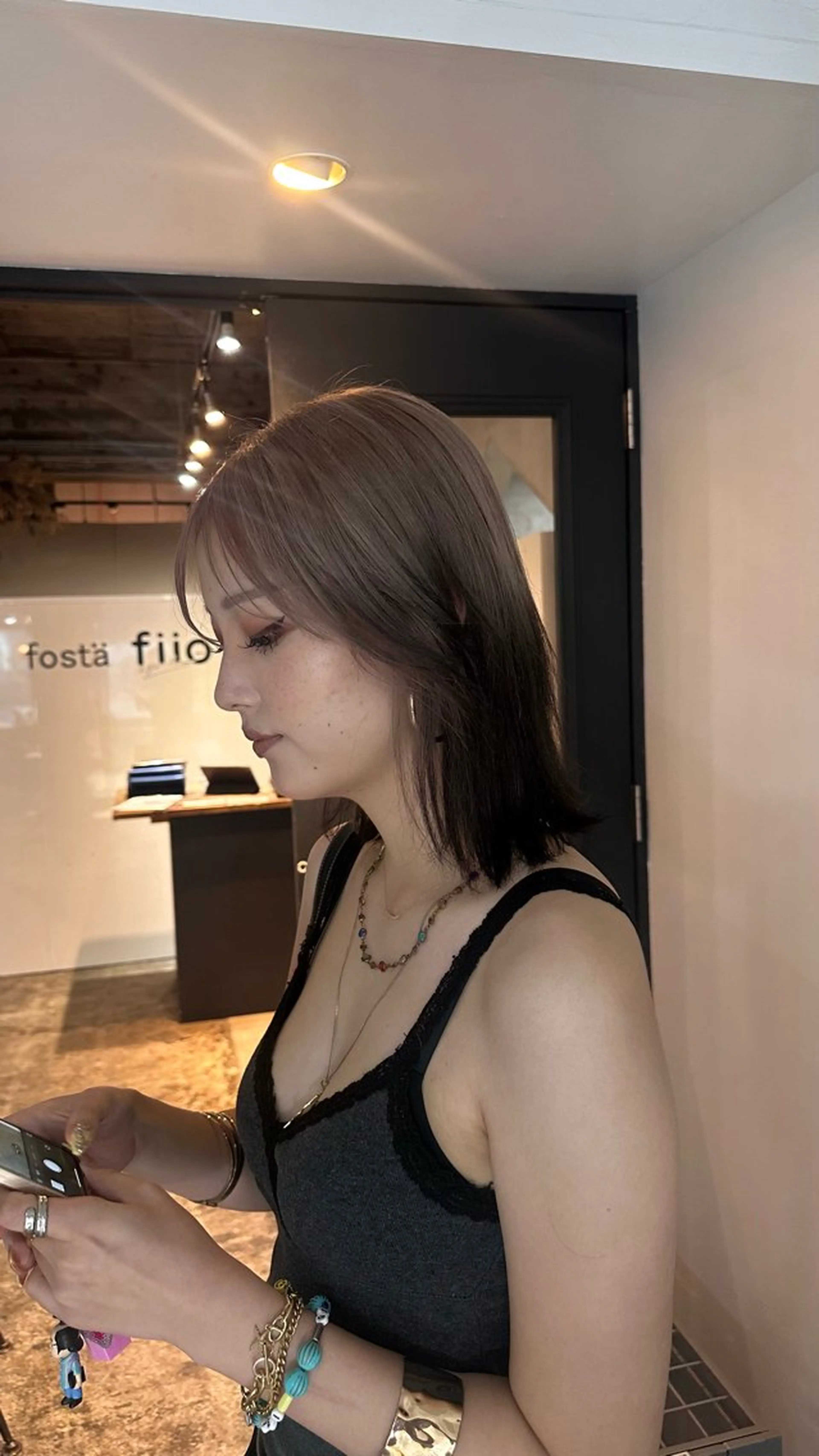 カラー デザインカラー コナカ モエのヘアスタイル