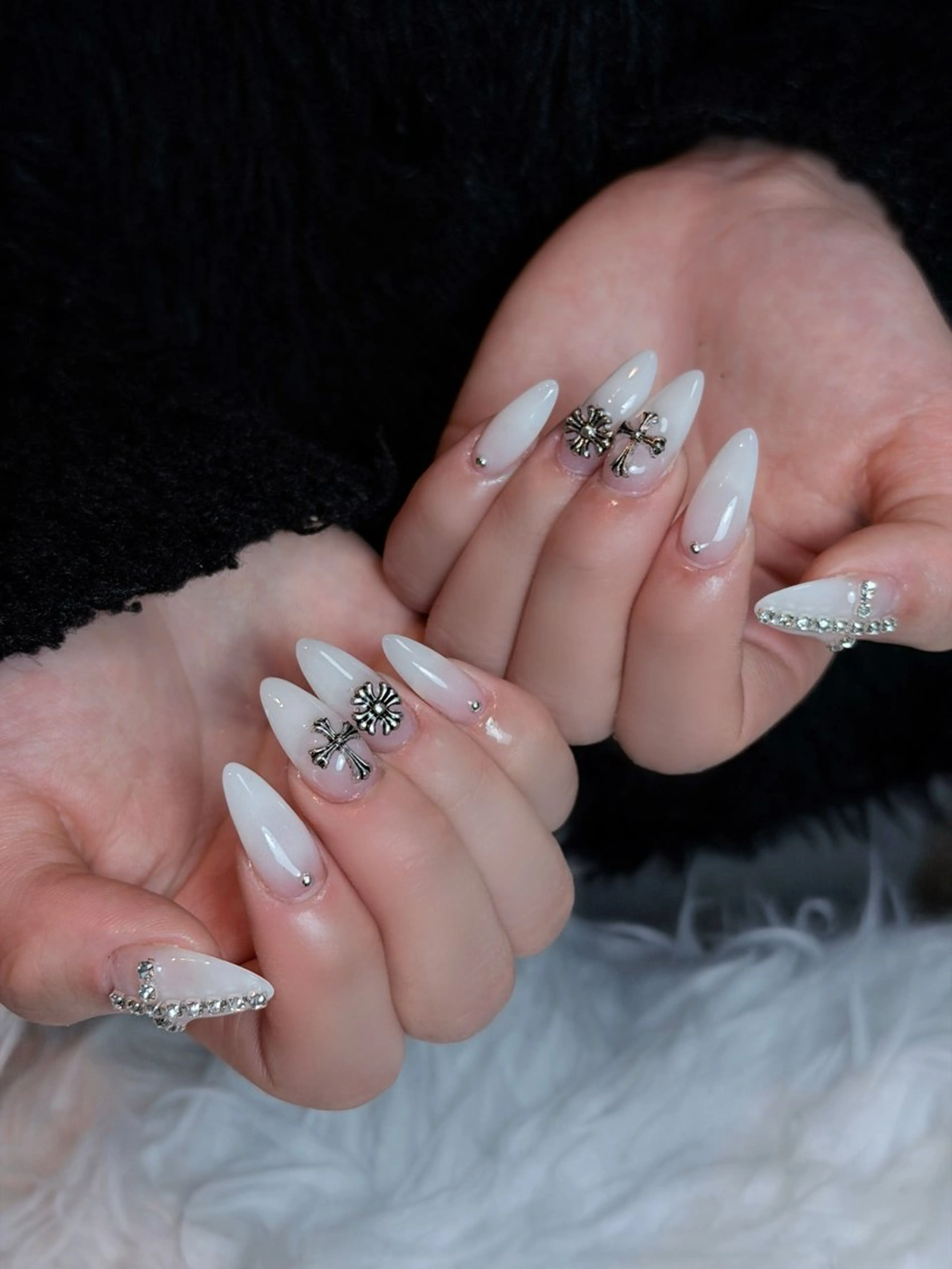 ネイル オーロラネイル ボルドー ブラウン 氷ネイル・うるうるネイル キラキラネイル ハンドネイル Julli NailStudioのネイルデザイン