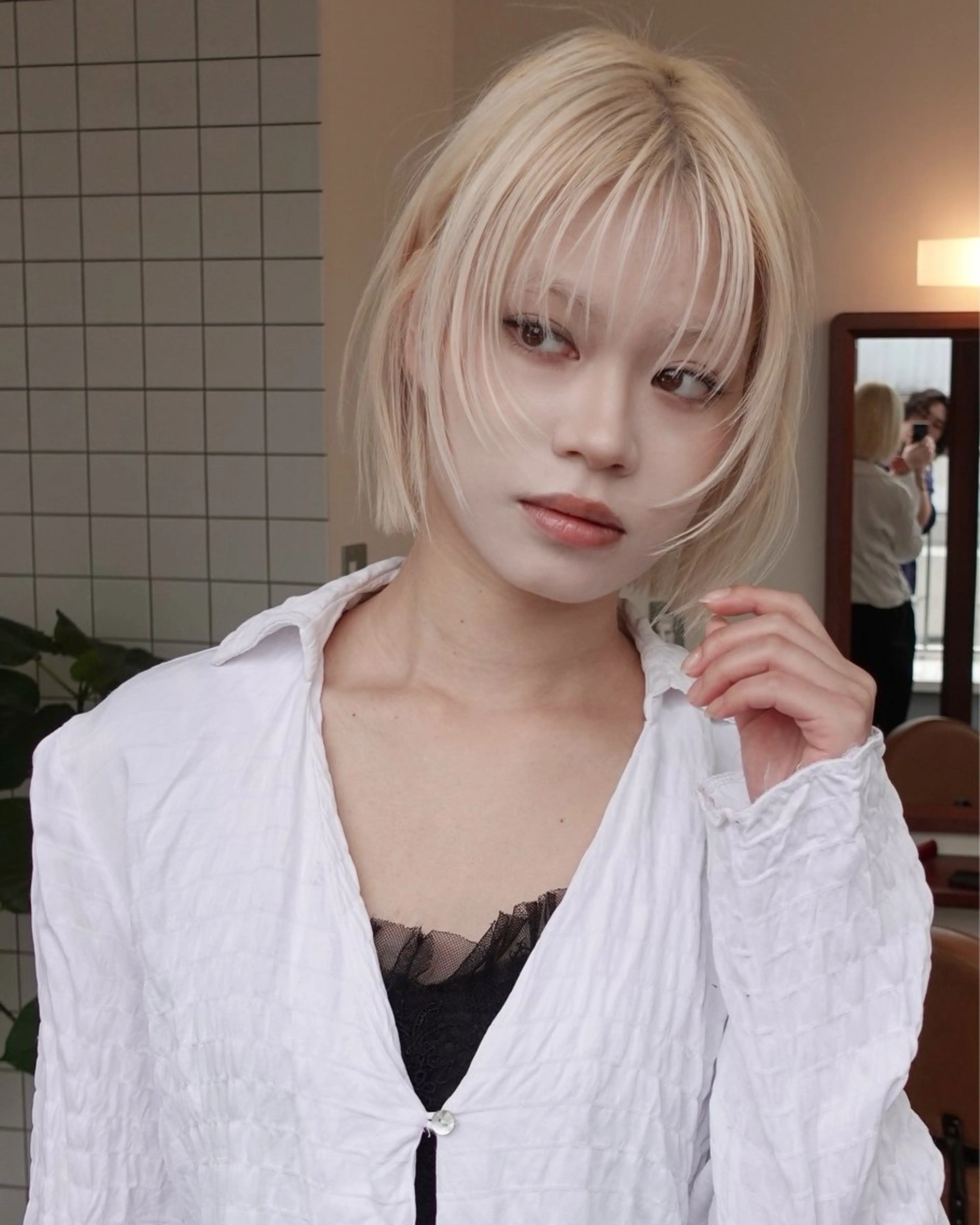 ミディアム カラー ブリーチ ブロンド ケアブリーチ 透明感カラー ダブルカラー カット ヘアカラー トリートメント レイヤー専門家 ダブルカラー修のヘアスタイル