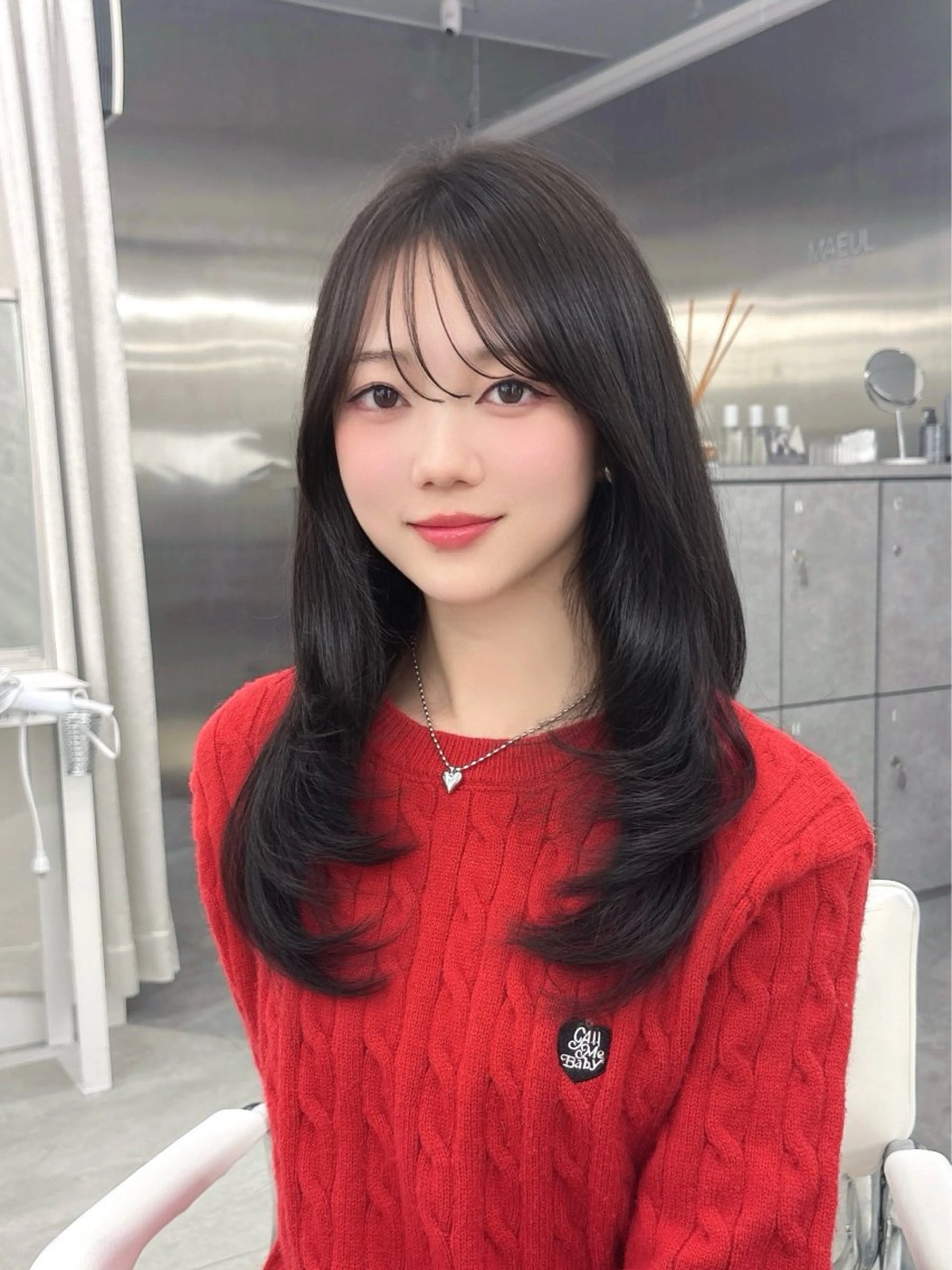 ミディアム 栄/レイヤー/ 津野 こころのヘアスタイル