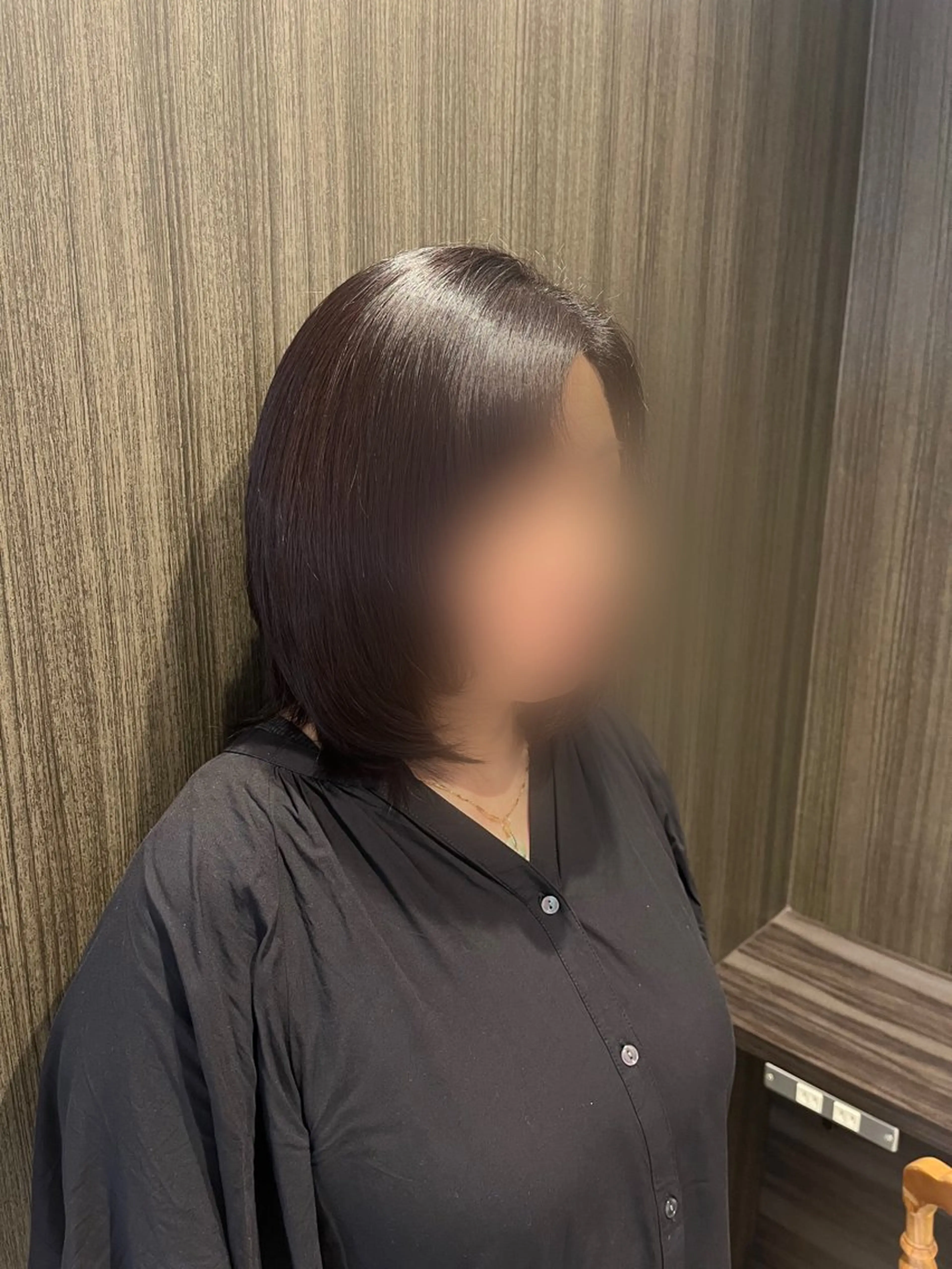 ミディアム カラー レイヤーカット 鳥見 若菜のヘアスタイル